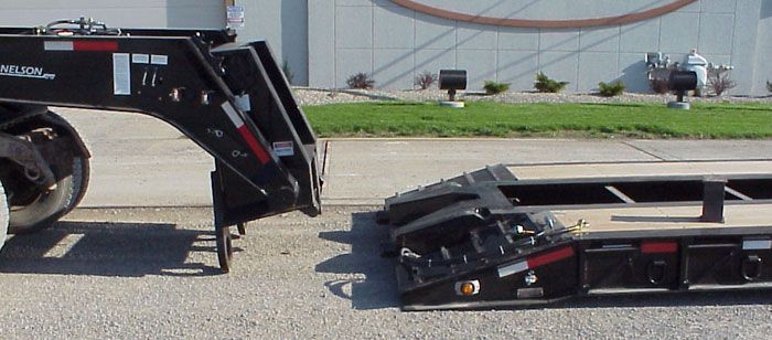 Hydraulic removable gooseneck trailer with the neck detached