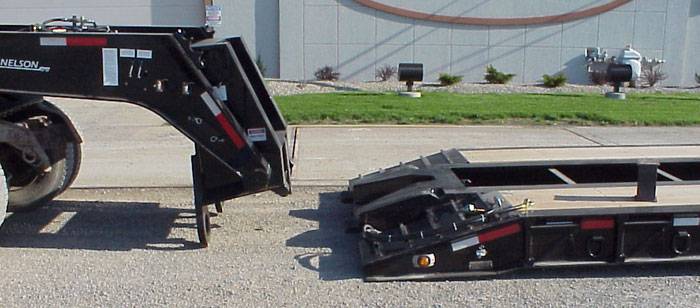 Hydraulic removable gooseneck trailer with the neck detached
