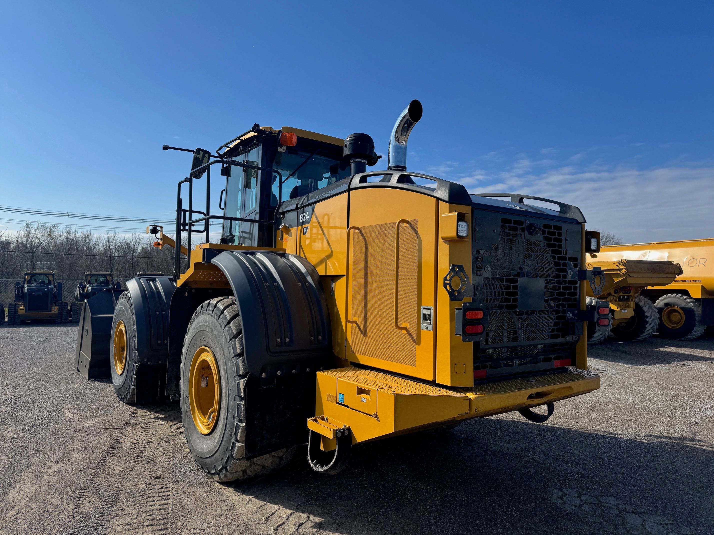 2023 JOHN DEERE JOHN DEERE 824P 6CU YARD WHEEL LOADER Photo 2 Thumbnail