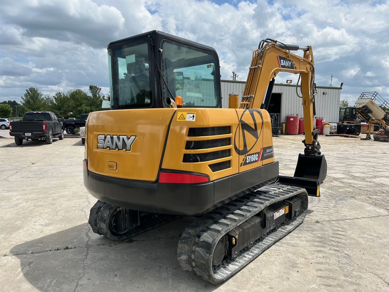 2023  SY60C Photo 3 Thumbnail