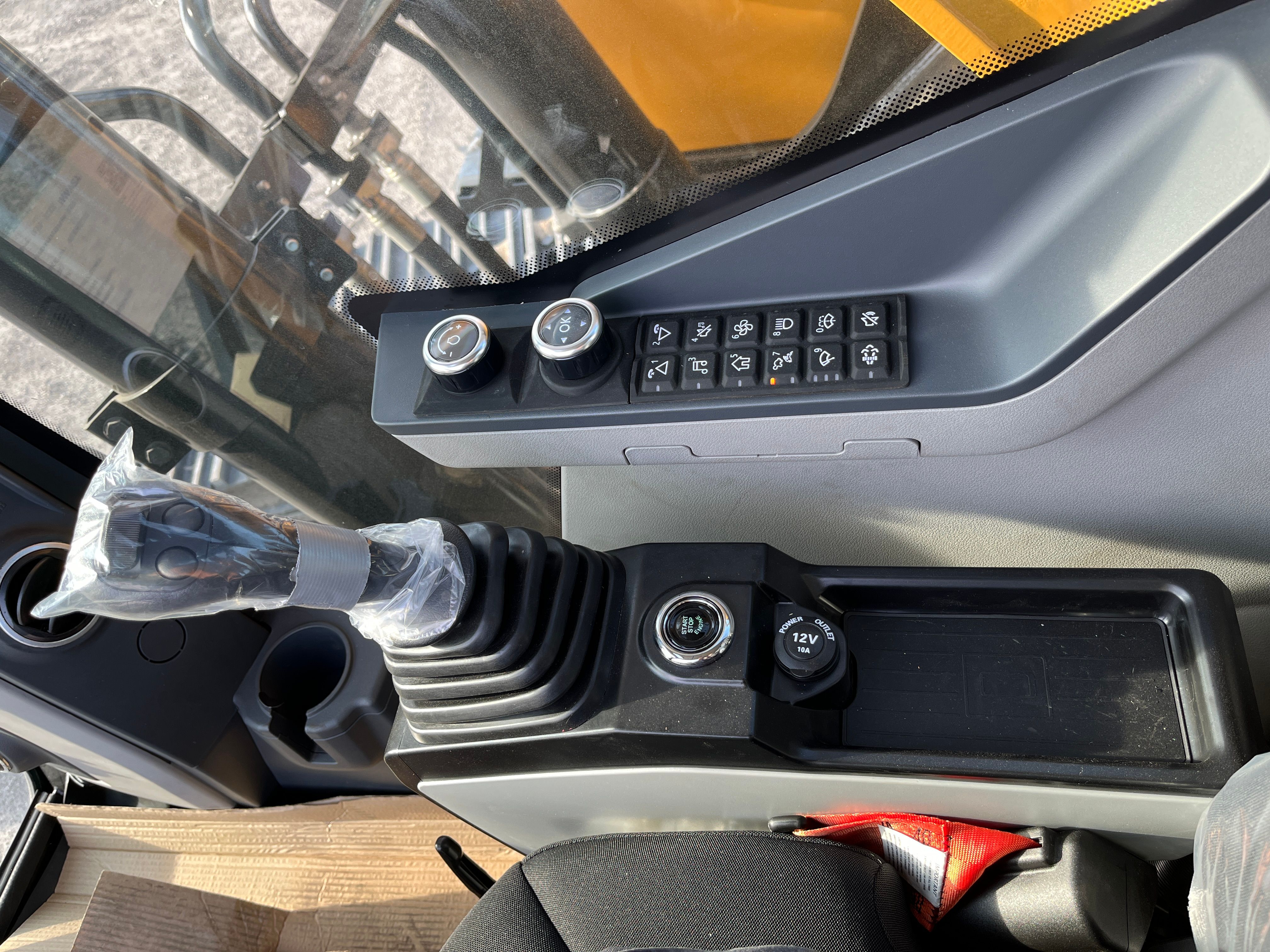 2025  SY385C Photo 10 Thumbnail