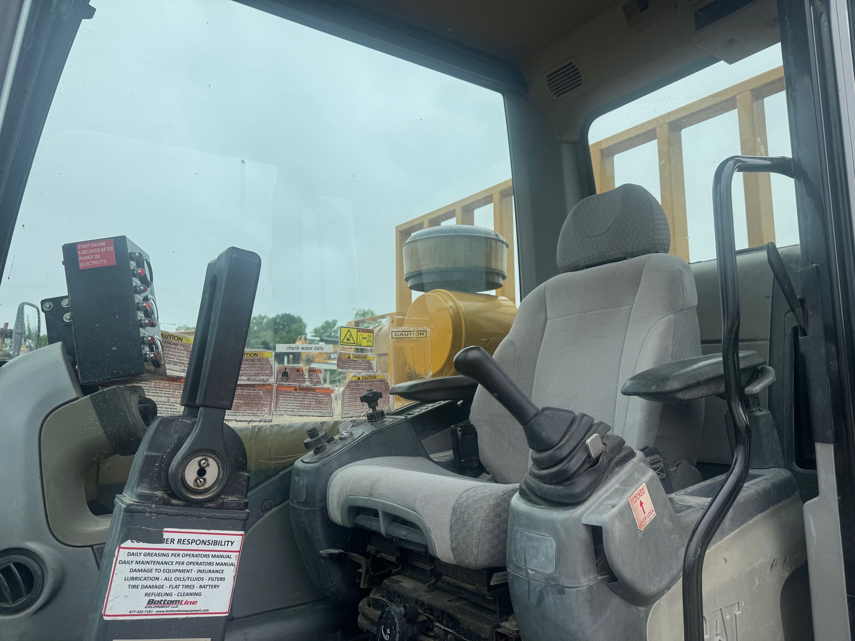 2015 MOROOKA MST 2200VD Photo 7 Thumbnail