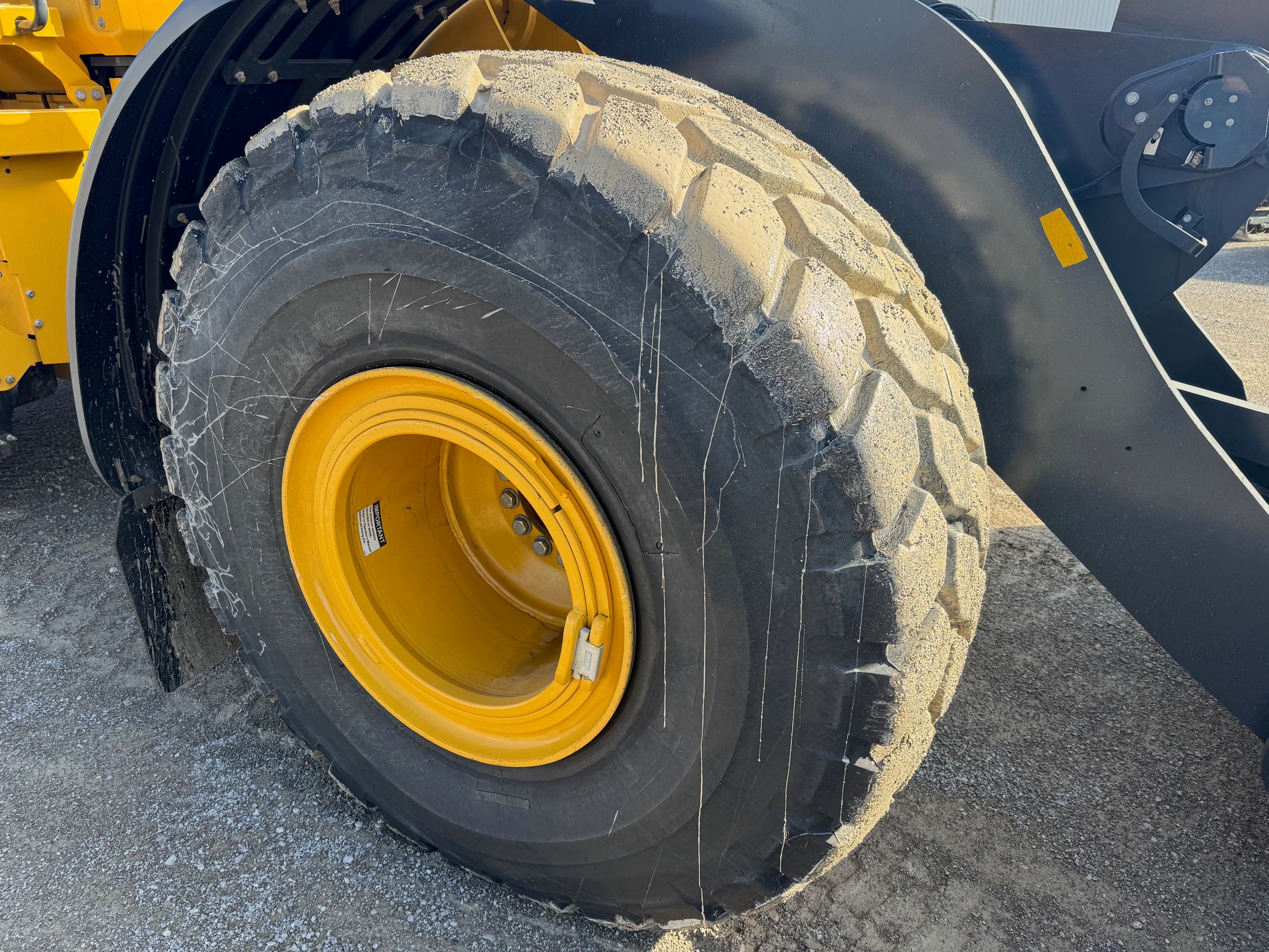 2023 JOHN DEERE JOHN DEERE 824P 6CU YARD WHEEL LOADER Photo 5 Thumbnail