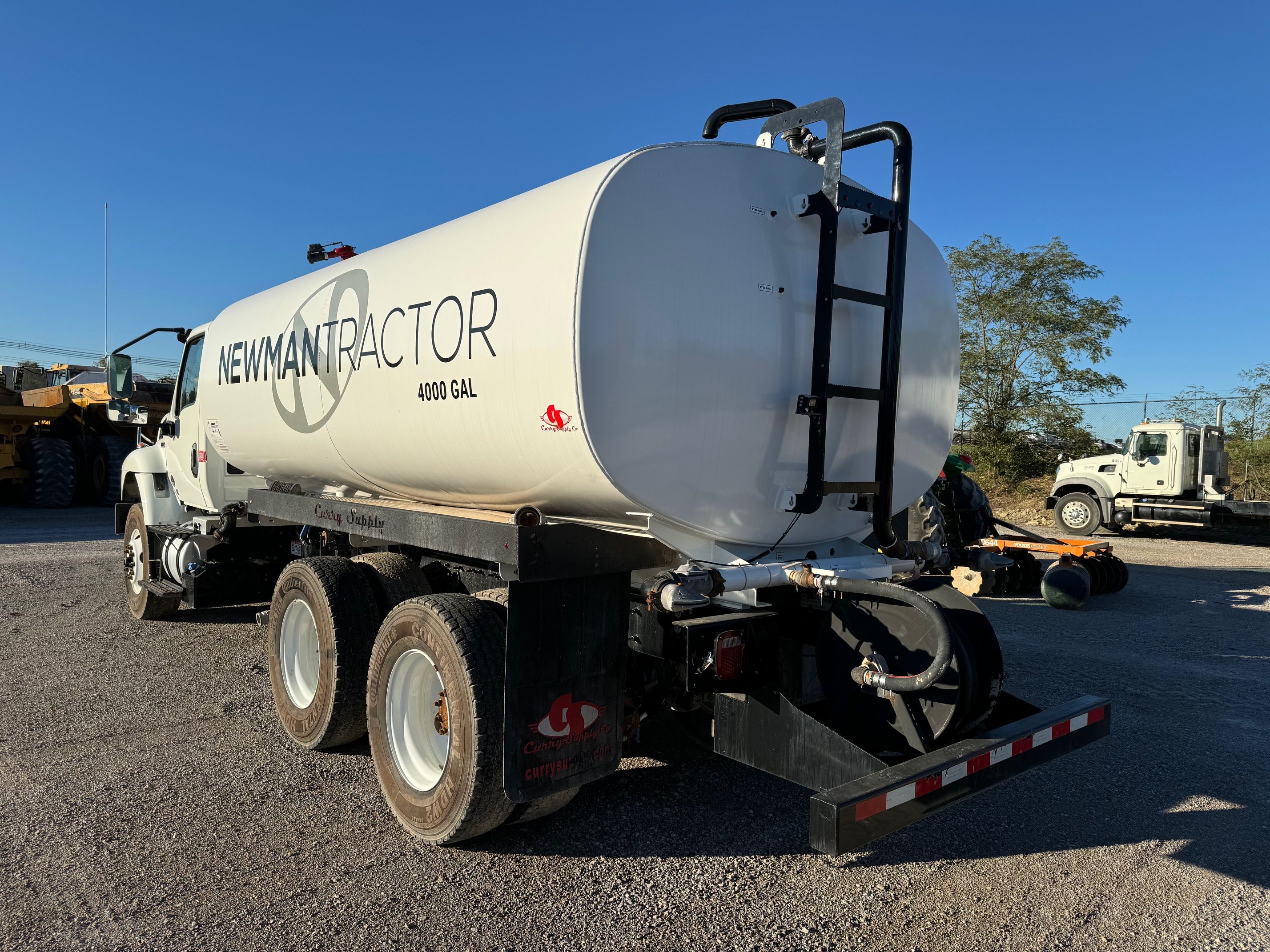 2024 INTERNATIONAL INTERNATIONAL HV607 4K GAL WATER TRUCK W/ CANNON Photo 2 Thumbnail