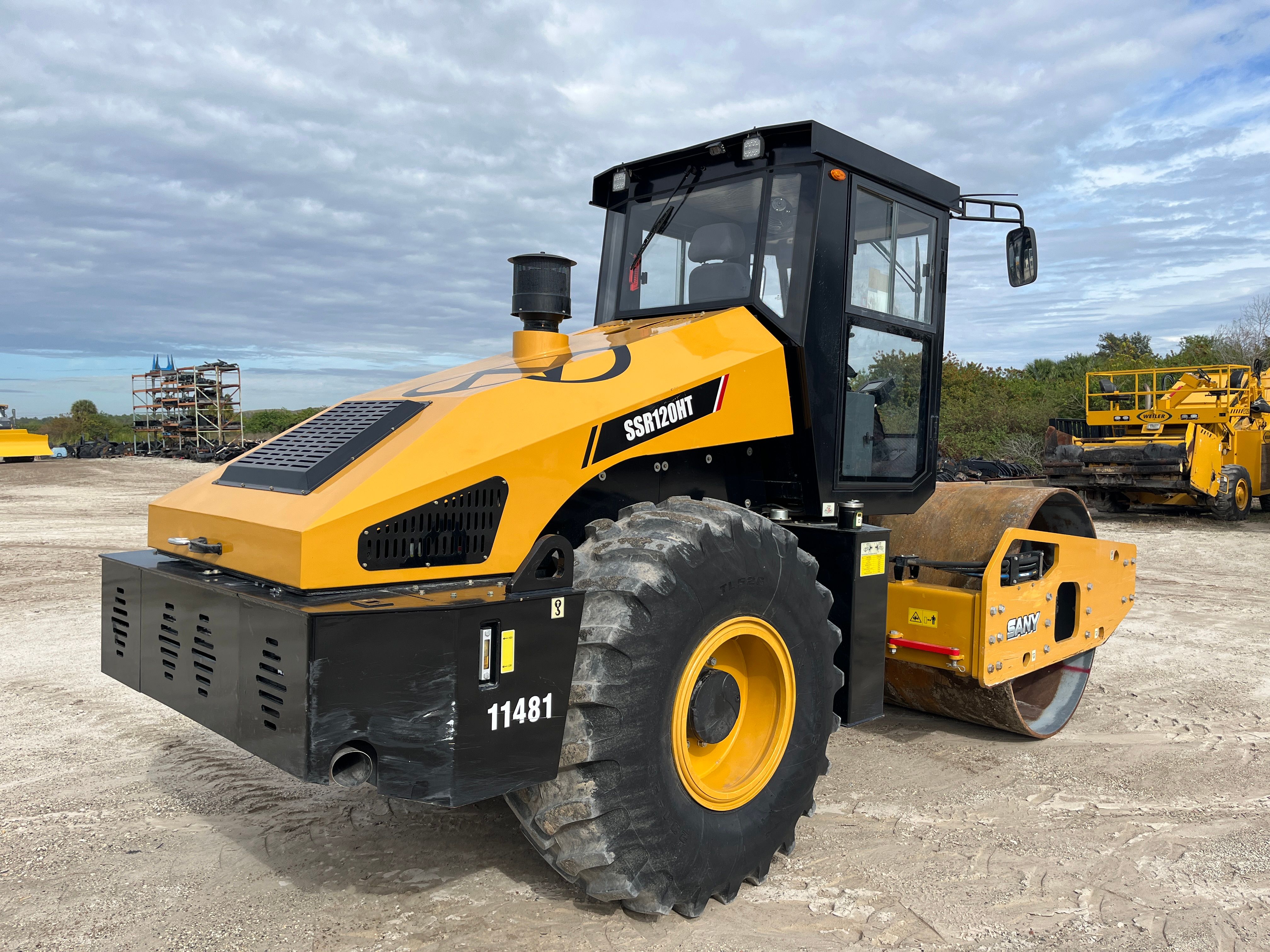 2024 SANY SANY SSR120 HIGH TORQUE VIBRATORY COMPACTOR Photo 4 Thumbnail