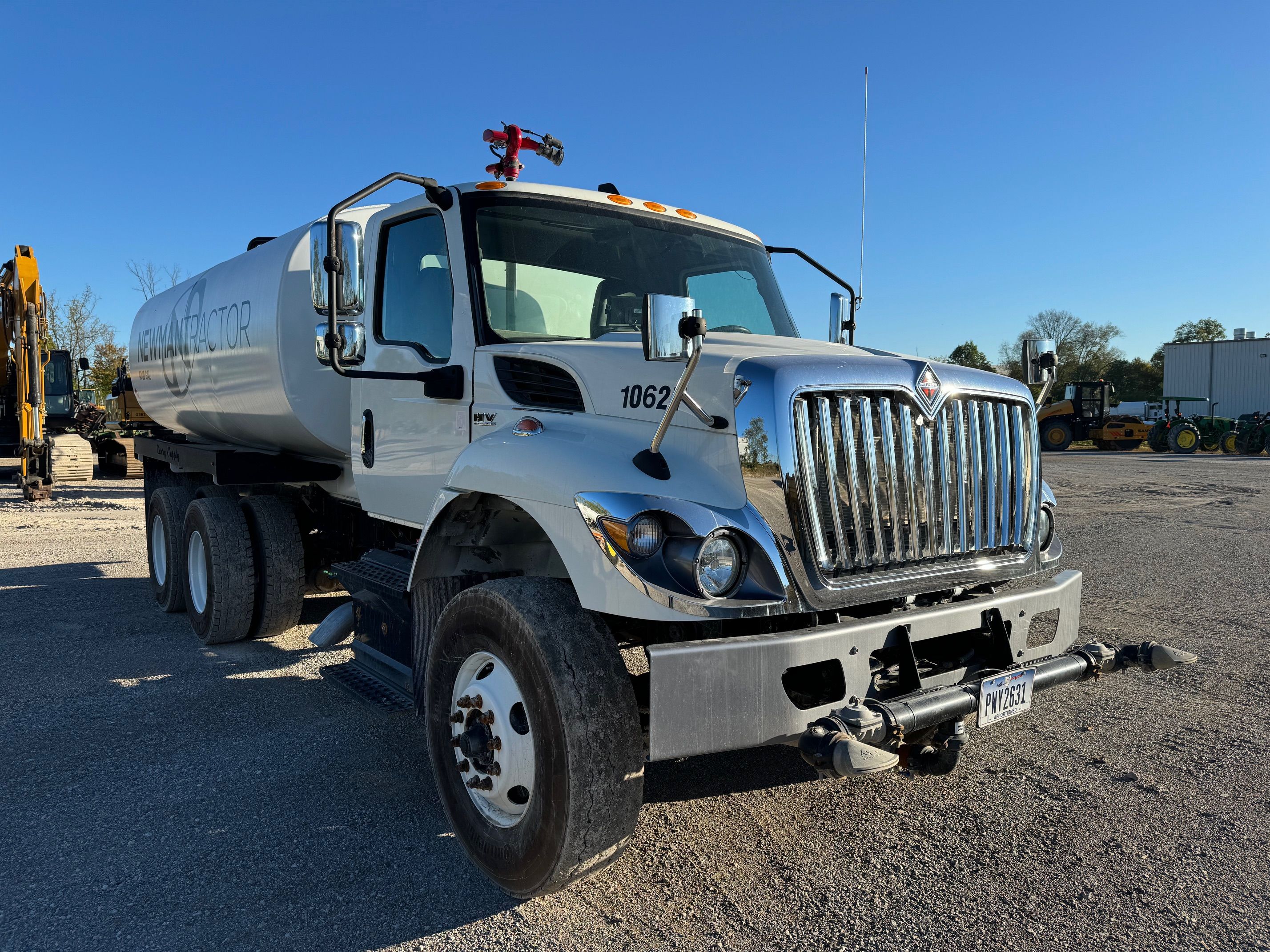 2024 INTERNATIONAL INTERNATIONAL HV607 4K GAL WATER TRUCK W/ CANNON Photo 4 Thumbnail