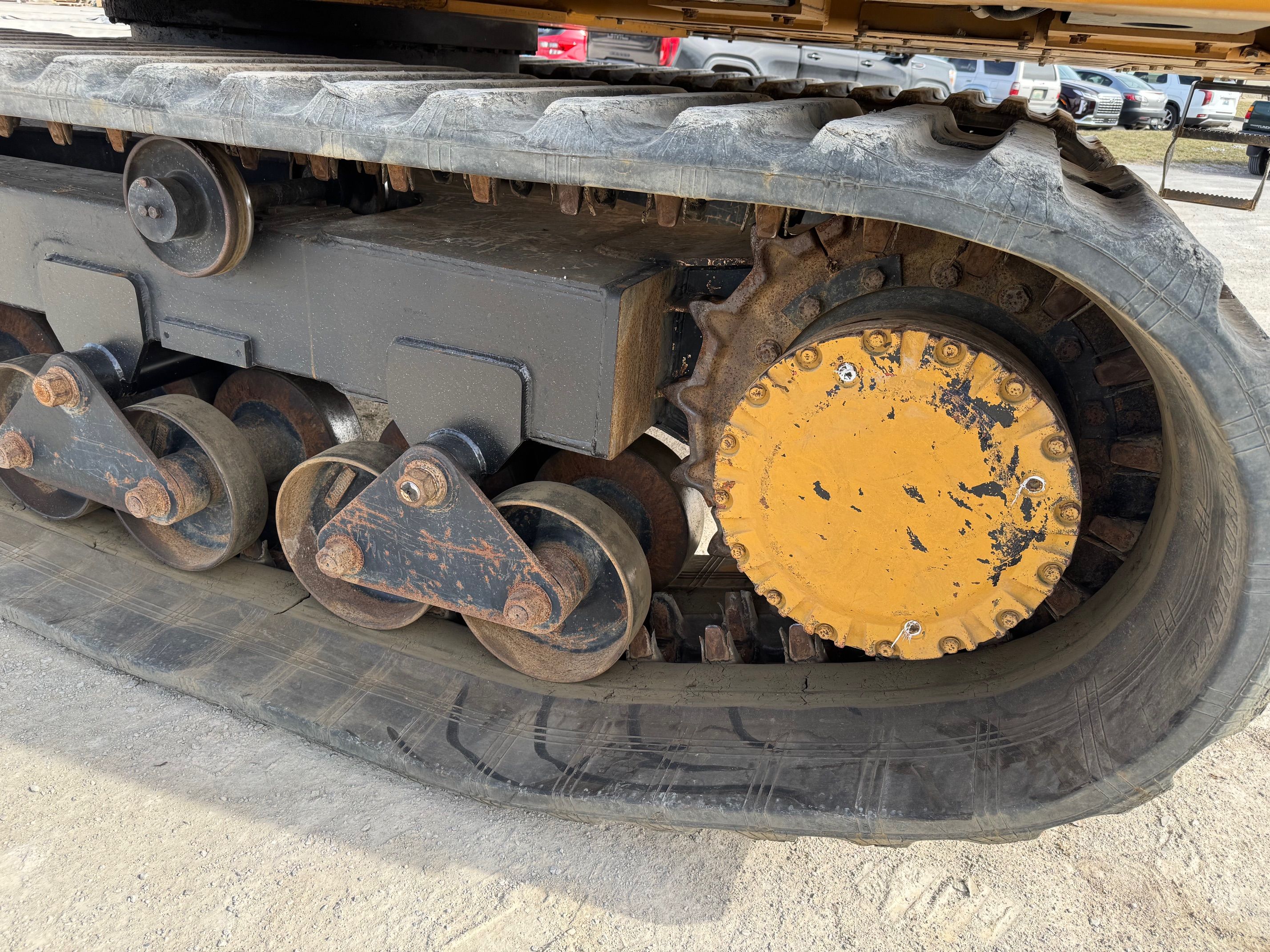 2020 MOROOKA MOROOKA MST 2200VDR CRAWLER CARRIER ROTATING Photo 5 Thumbnail