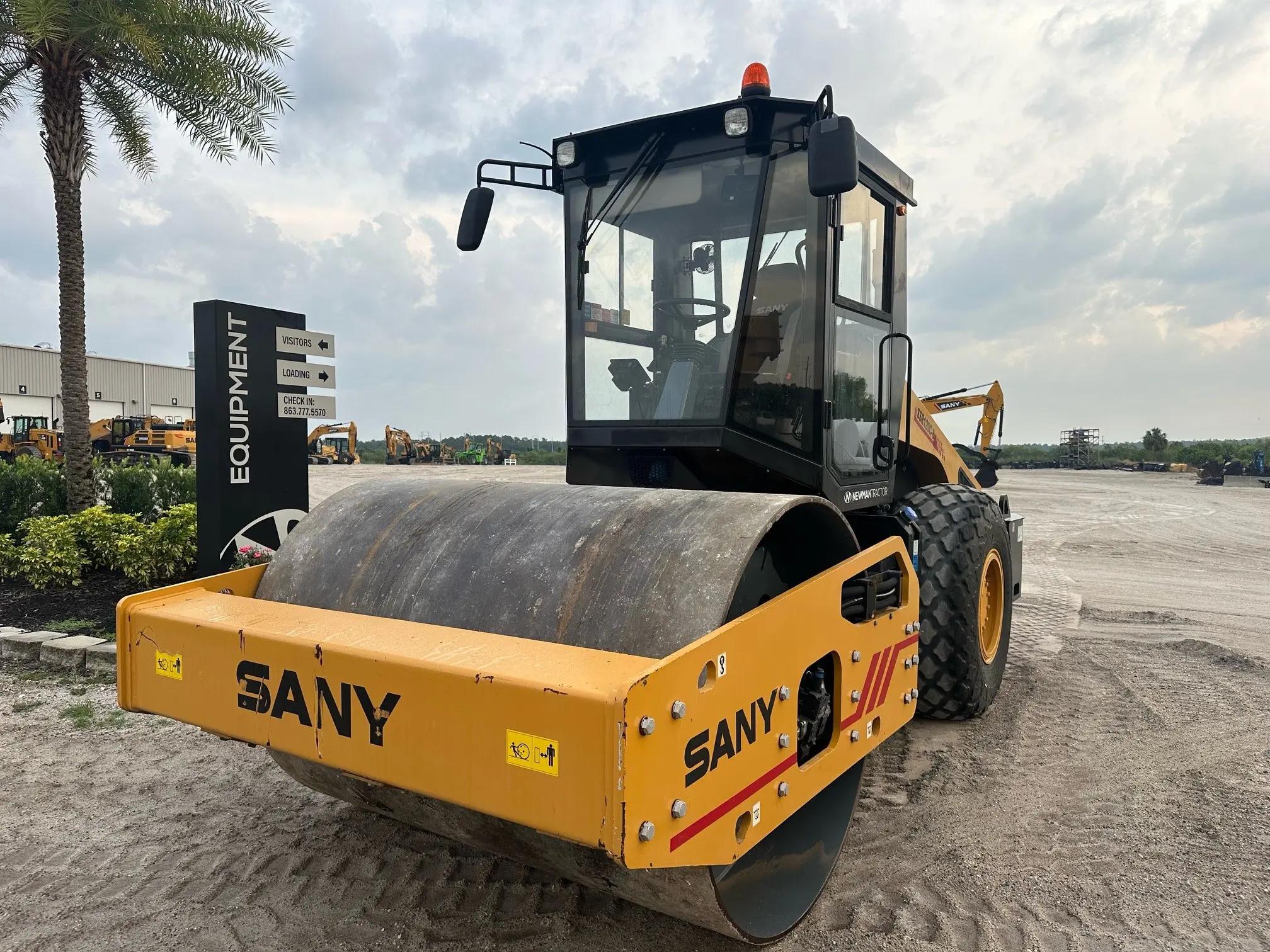 Sany smooth-drum roller