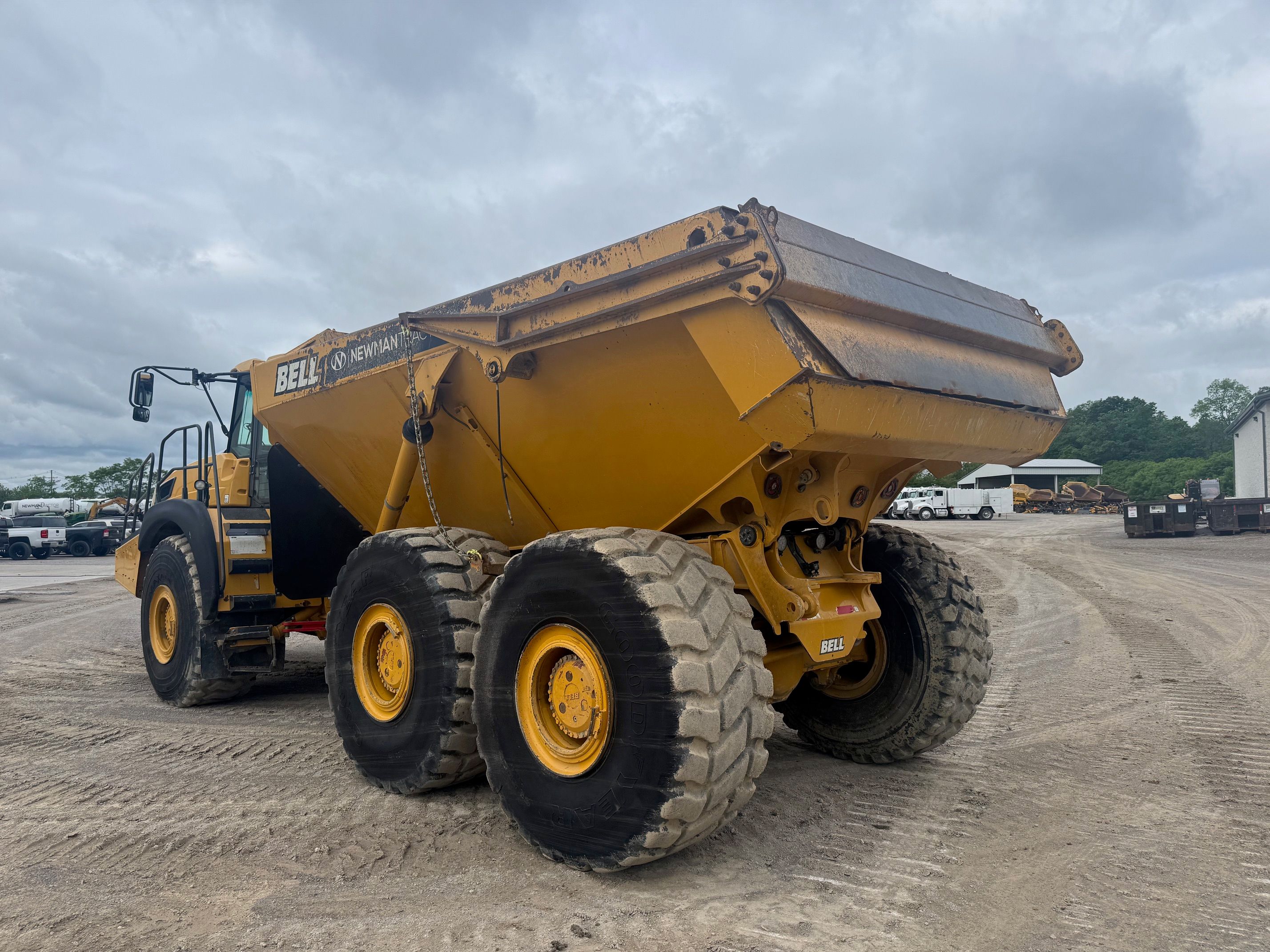 2020 BELL BELL B45E ARTICULATED DUMP TRUCK Photo 2 Thumbnail