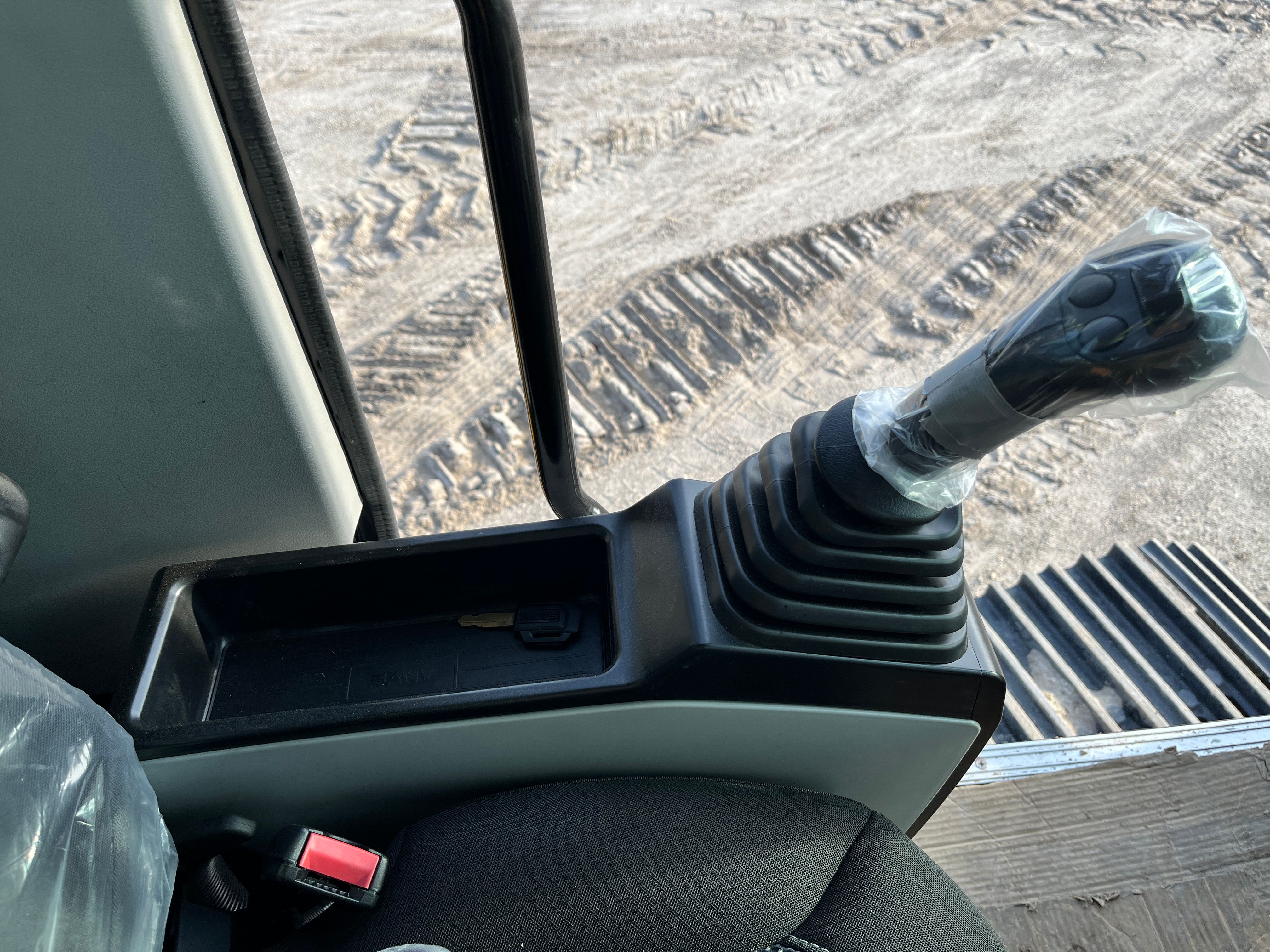 2025  SY385C Photo 8 Thumbnail