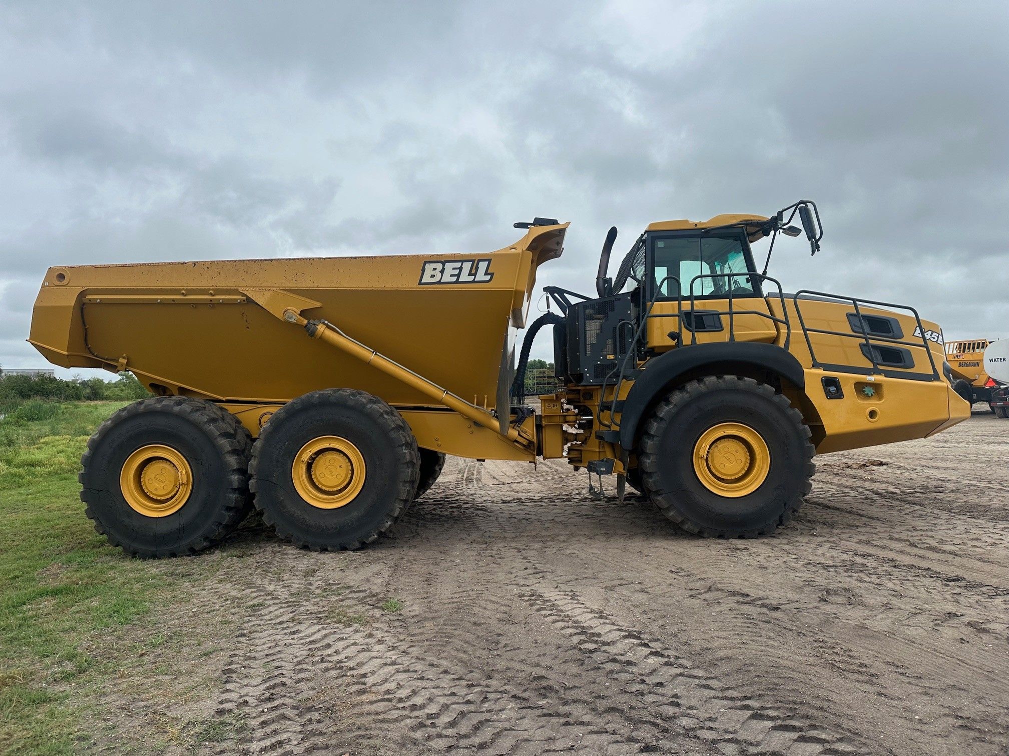 2023 BELL BELL B45E ARTICULATED DUMP TRUCK Photo 5 Thumbnail