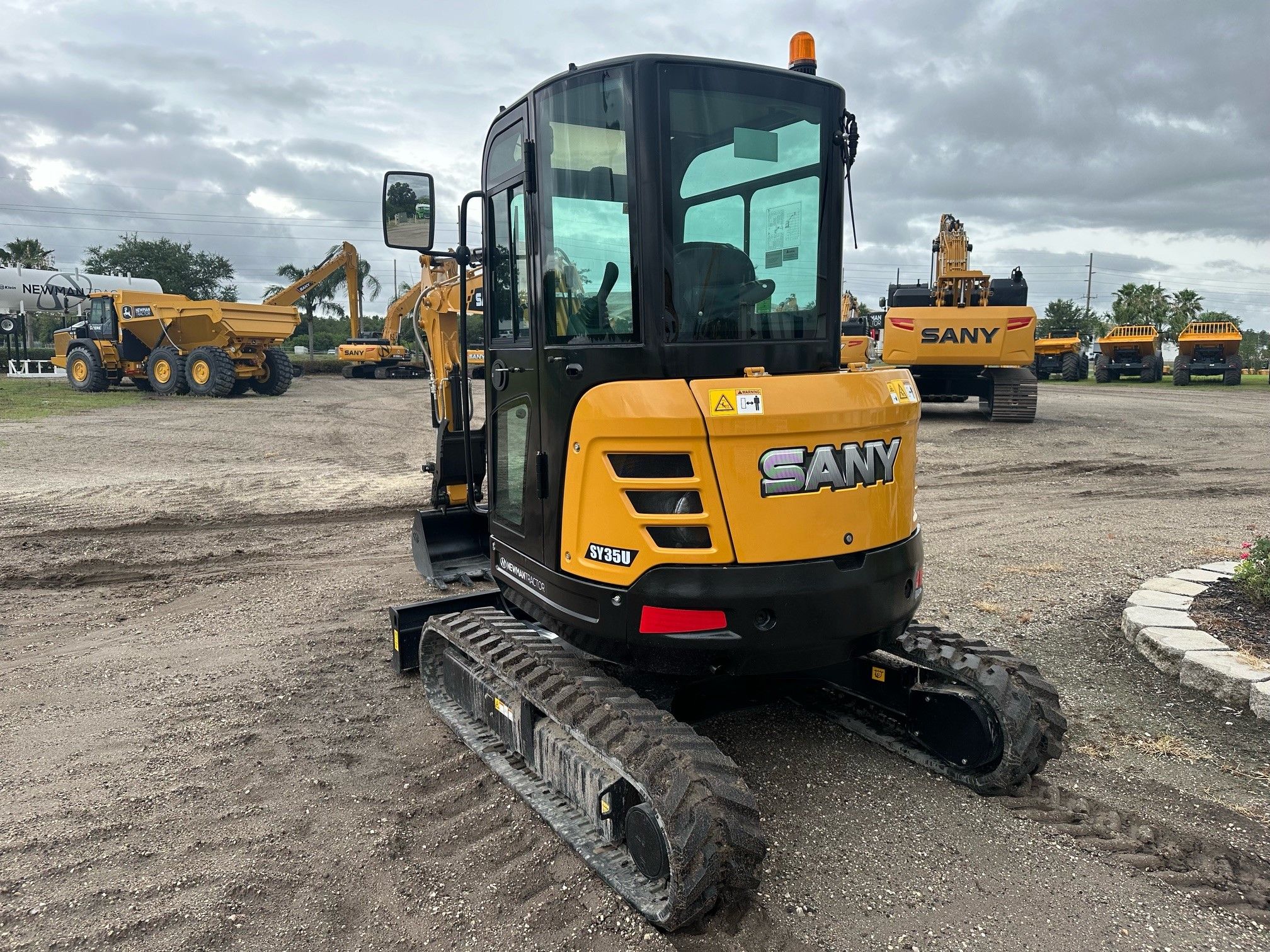 2024 SANY SANY SY35U EXCAVATOR (CABIN) W/ STRAIGHT BLADE Photo 3 Thumbnail