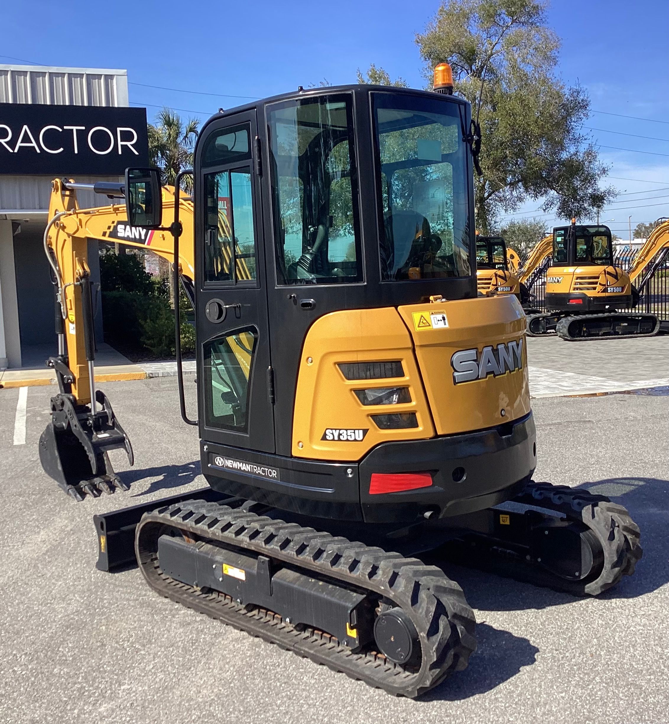 2023 SANY SANY SY35U EXCAVATOR (CABIN) W/ STRAIGHT BLADE Photo 3 Thumbnail