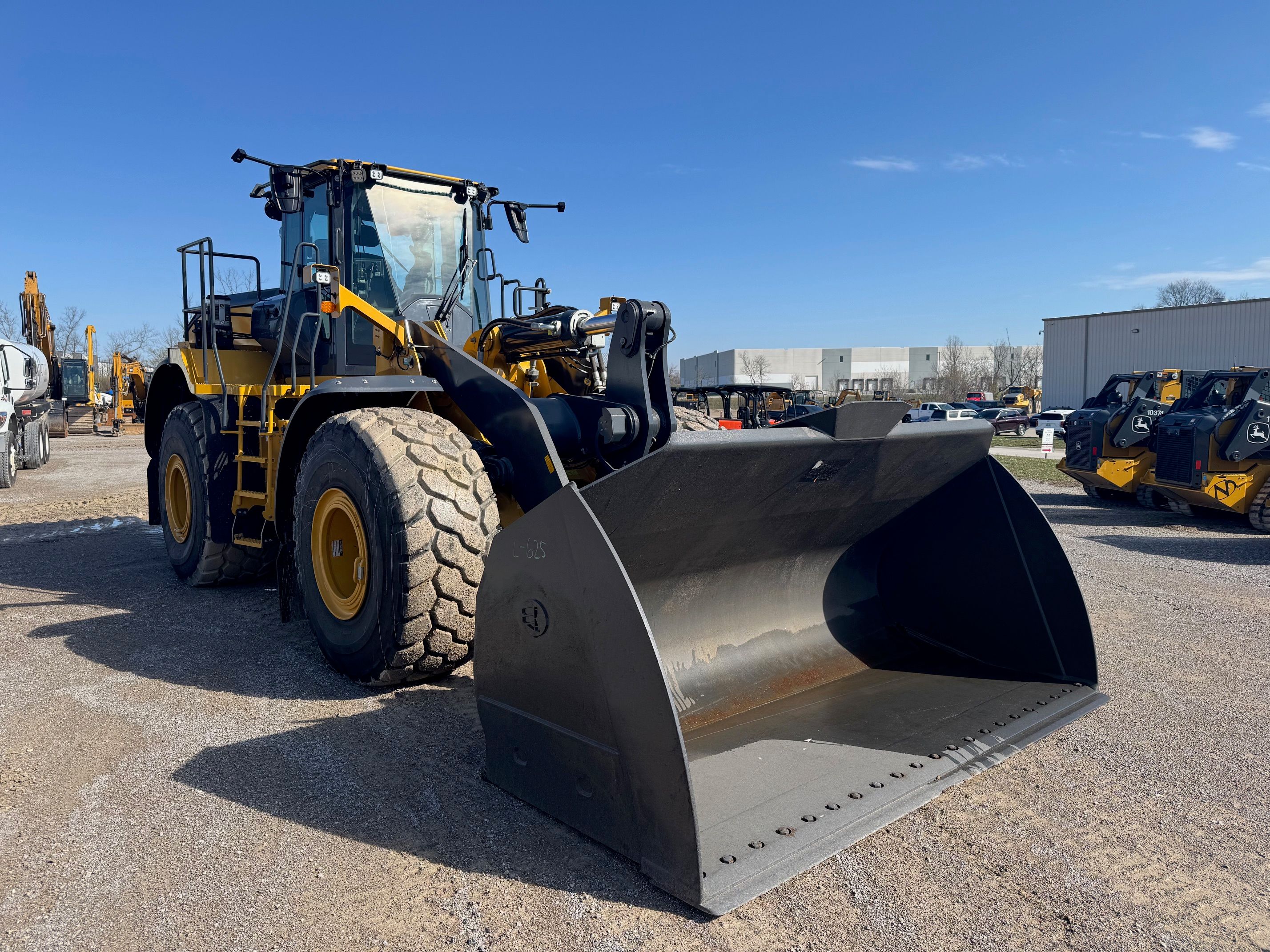 2023 JOHN DEERE JOHN DEERE 824P 6CU YARD WHEEL LOADER Photo 4 Thumbnail