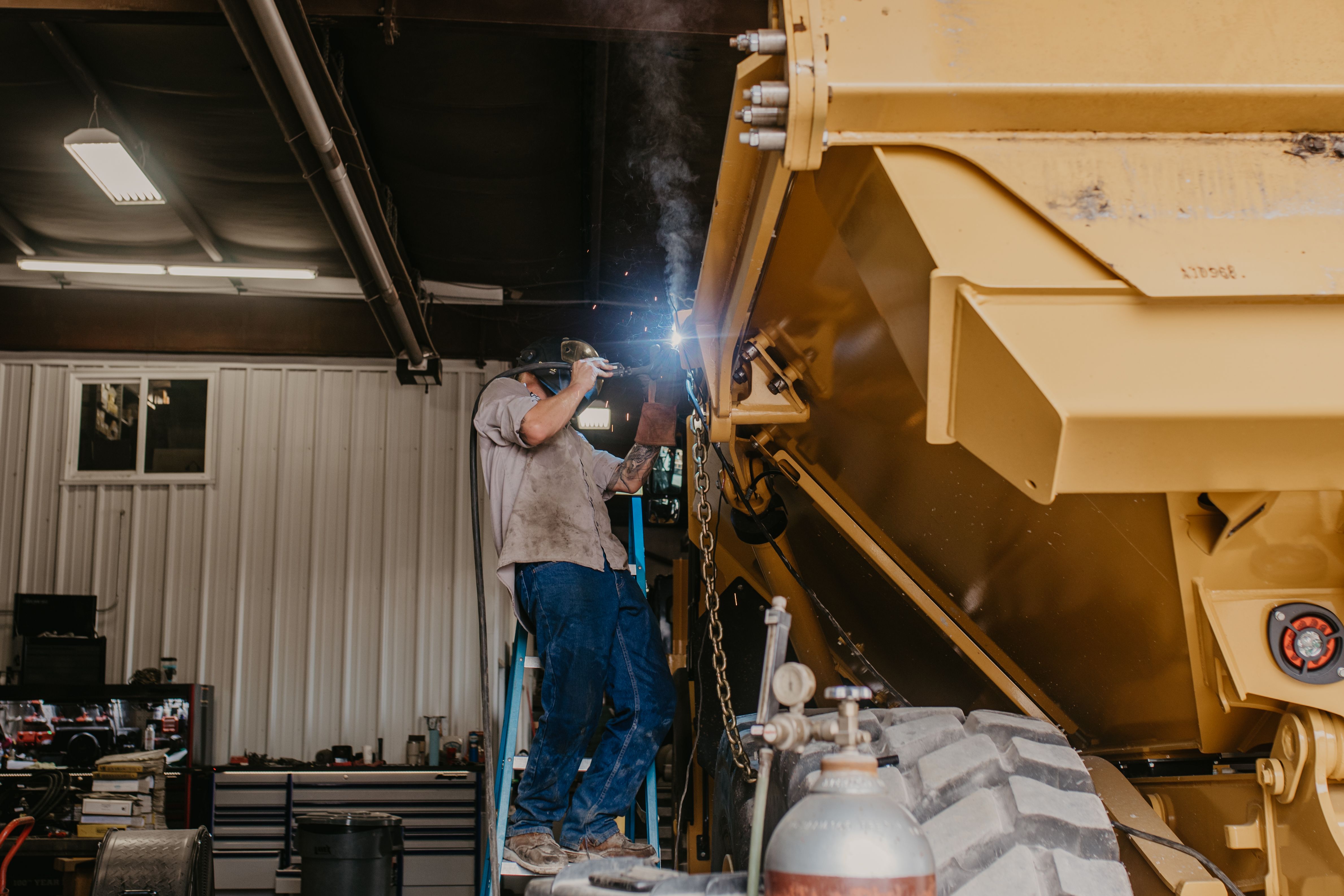 dump-truck-welding-hero-shot