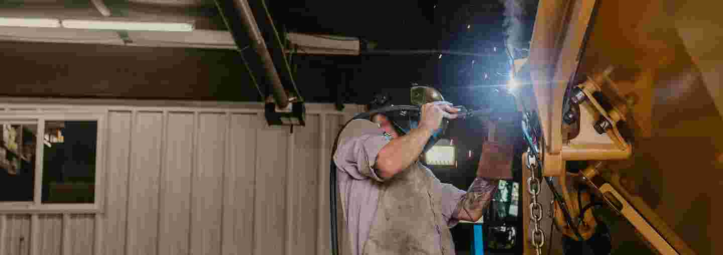 dump-truck-welding-hero-shot