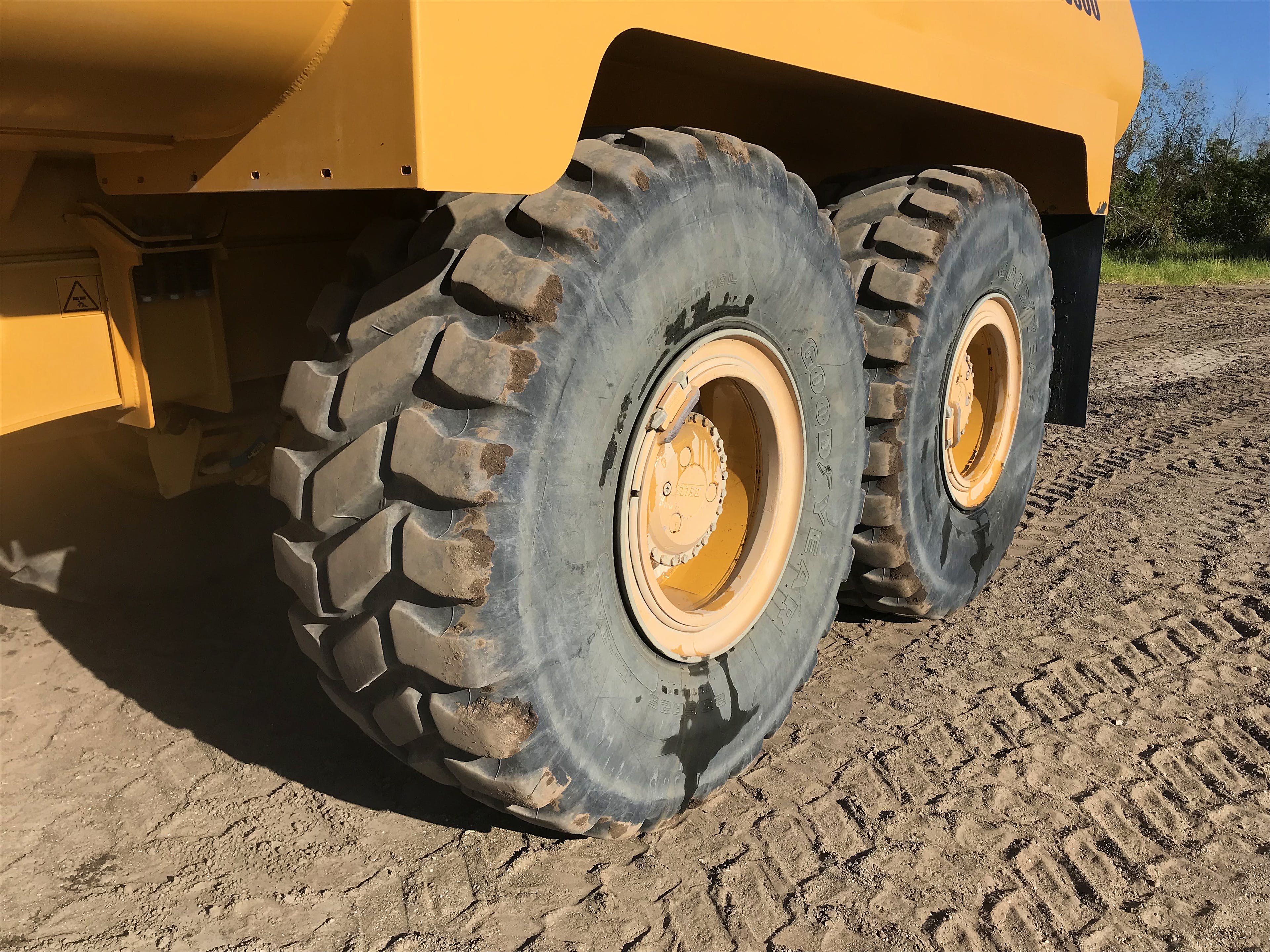 2015 BELL B30E Photo 11 Thumbnail