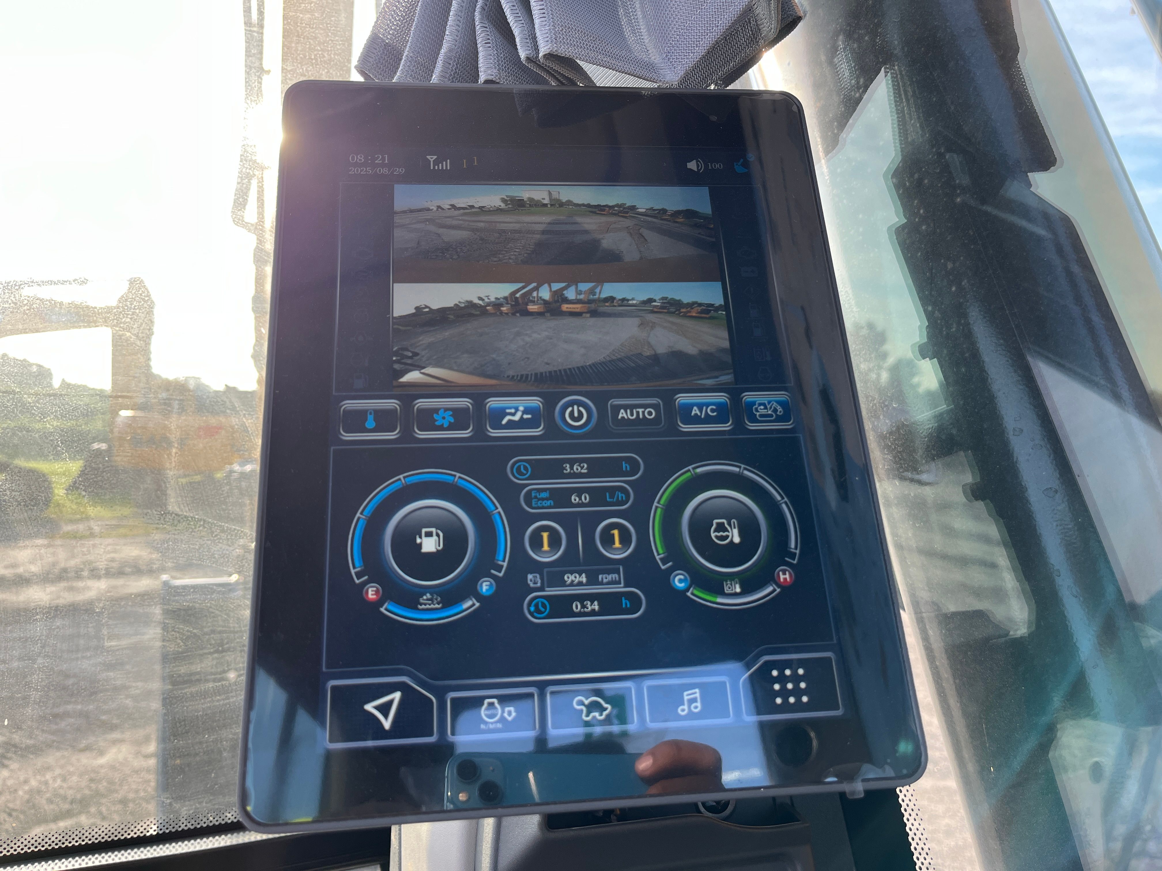 2025  SY385C Photo 9 Thumbnail