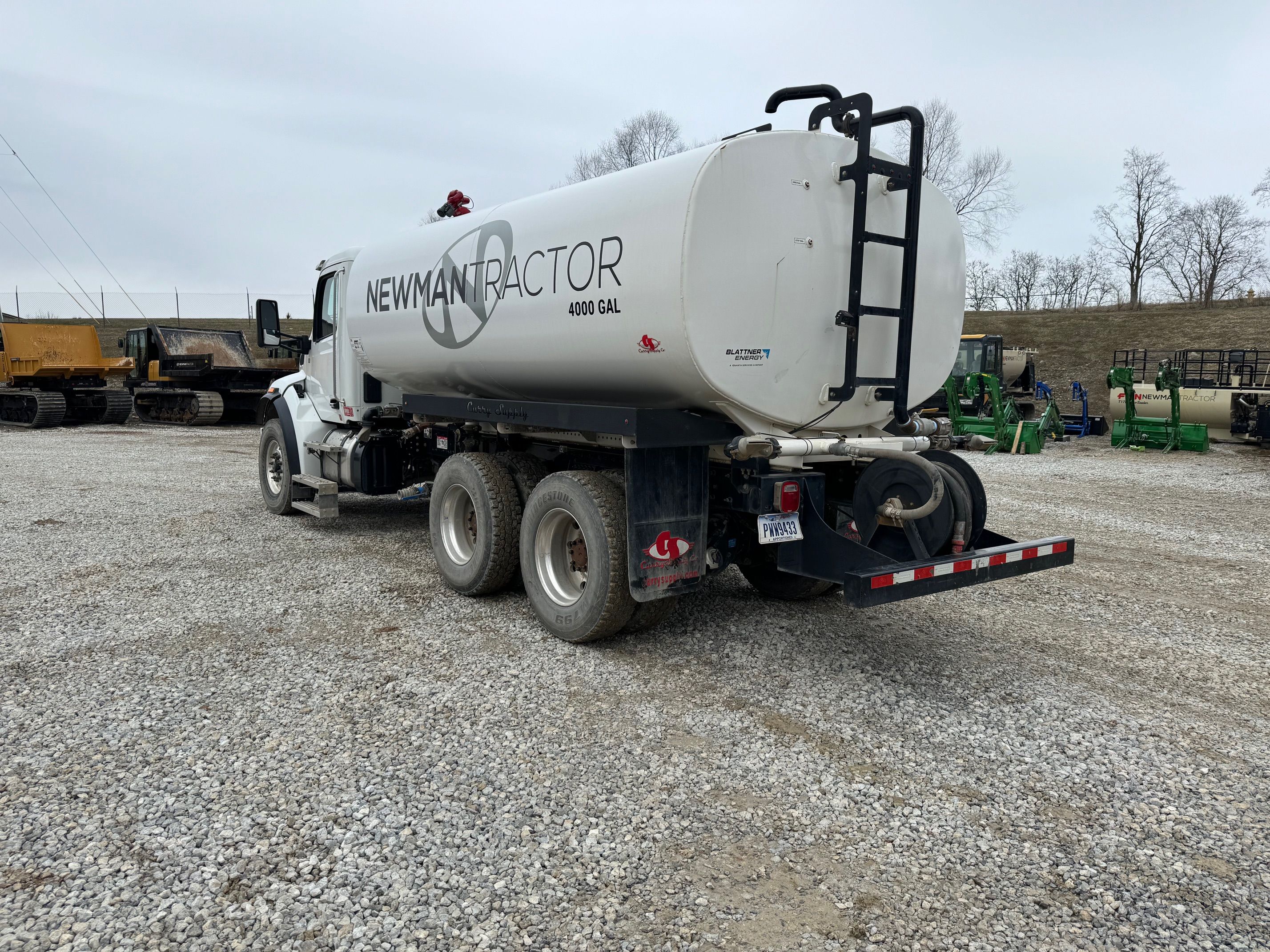 2023 PETERBILT PETERBILT 548 T/A WATER TRUCK Photo 2 Thumbnail