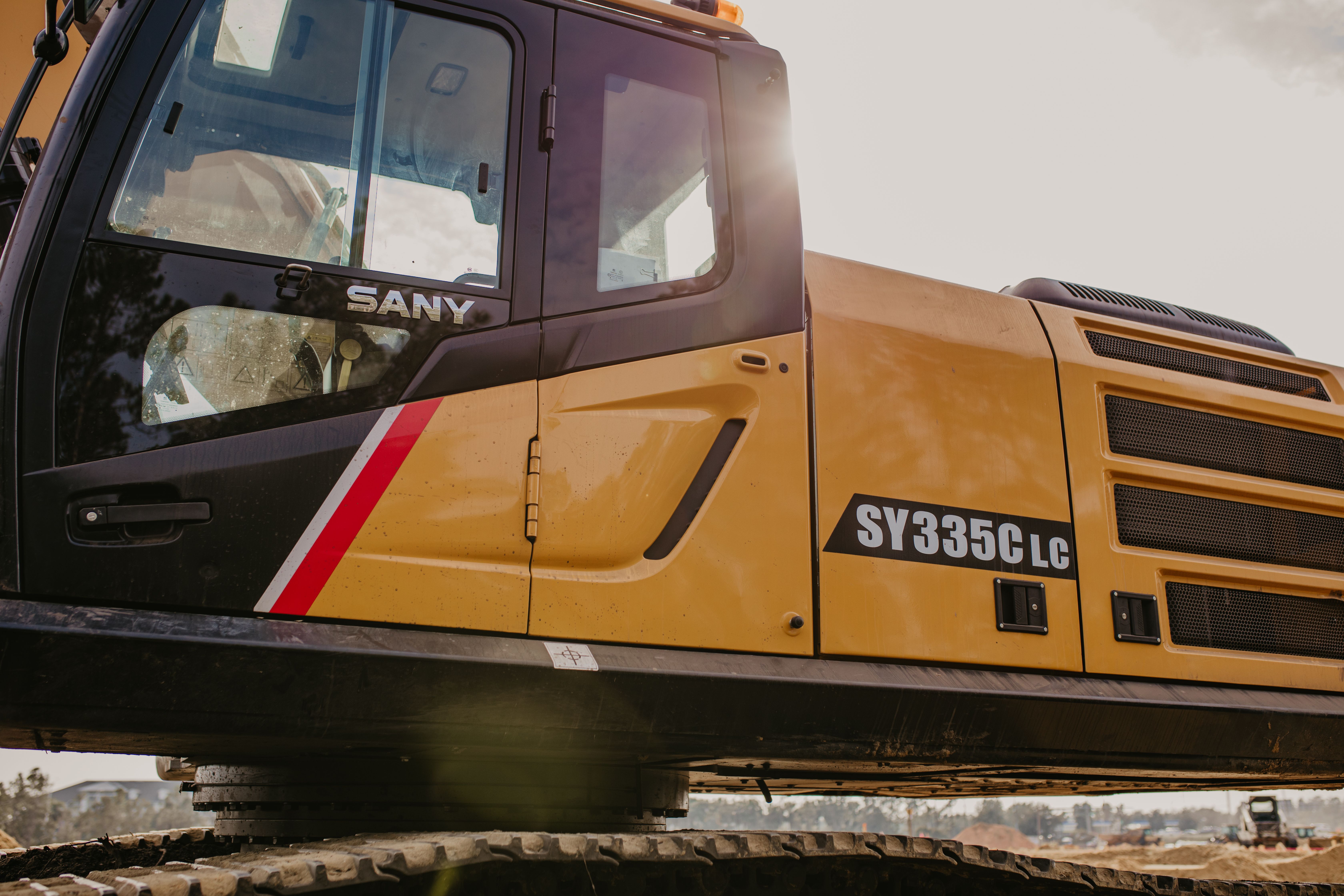 Side shot of the SY335C LC