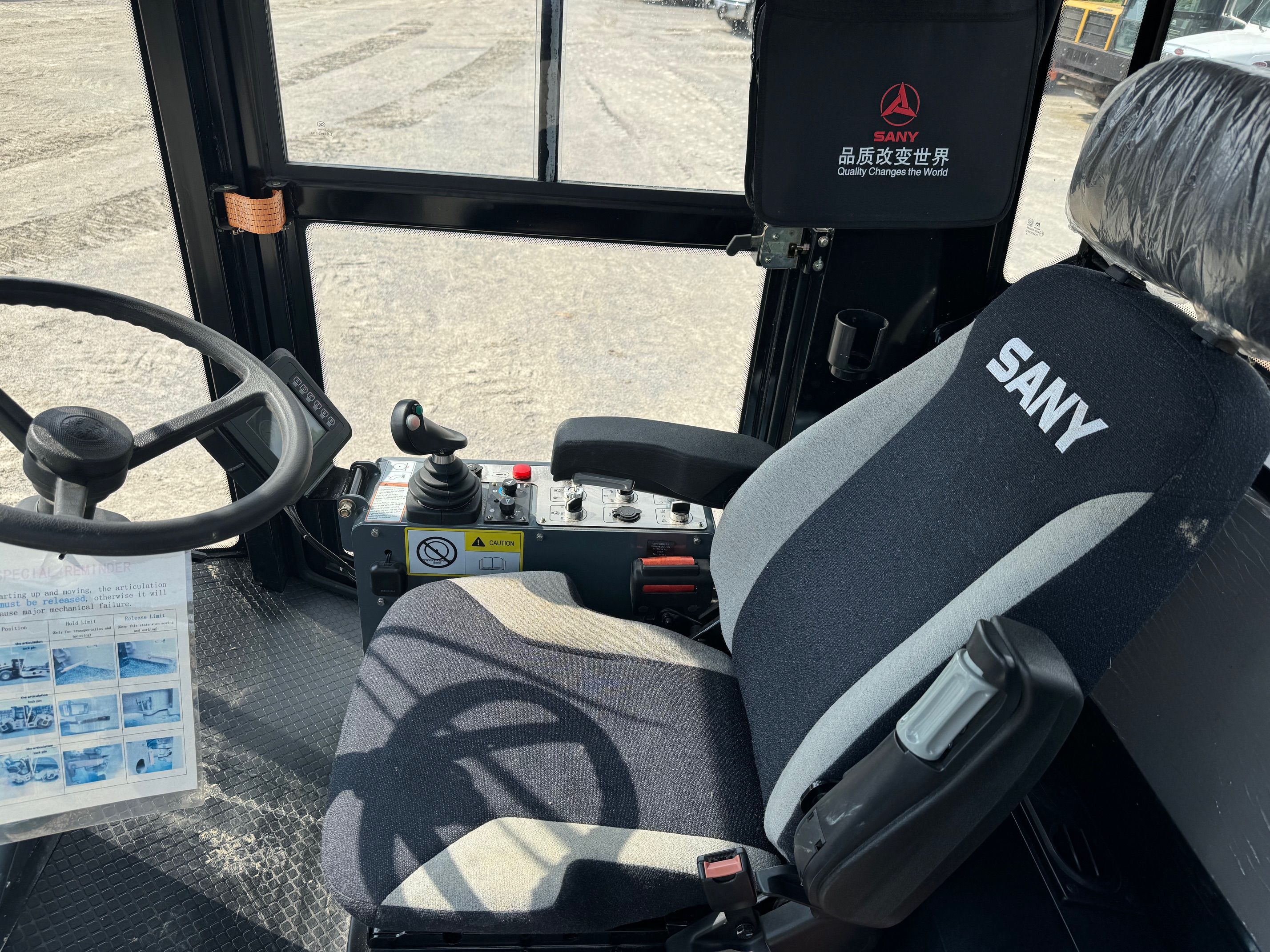 2023 SANY SANY SSR120 HIGH TORQUE VIBRATORY COMPACTOR Photo 5 Thumbnail