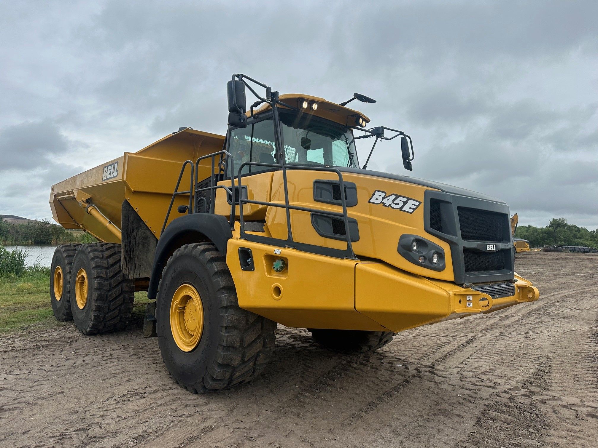2023 BELL BELL B45E ARTICULATED DUMP TRUCK Photo 6 Thumbnail
