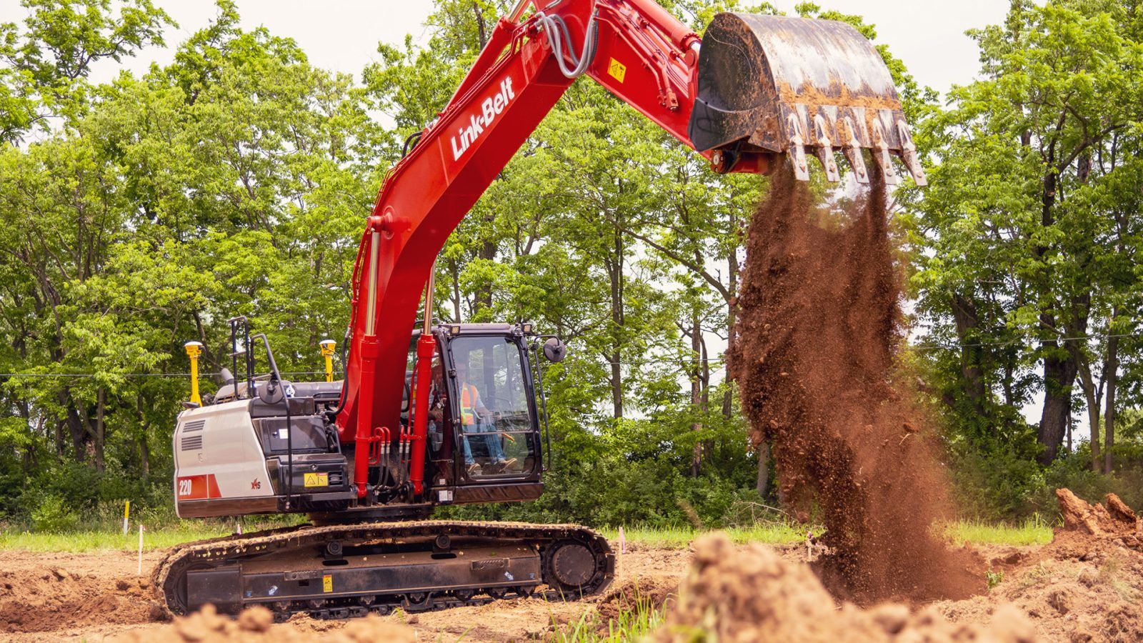 link-belt-220-x4s-excavator-stock-image