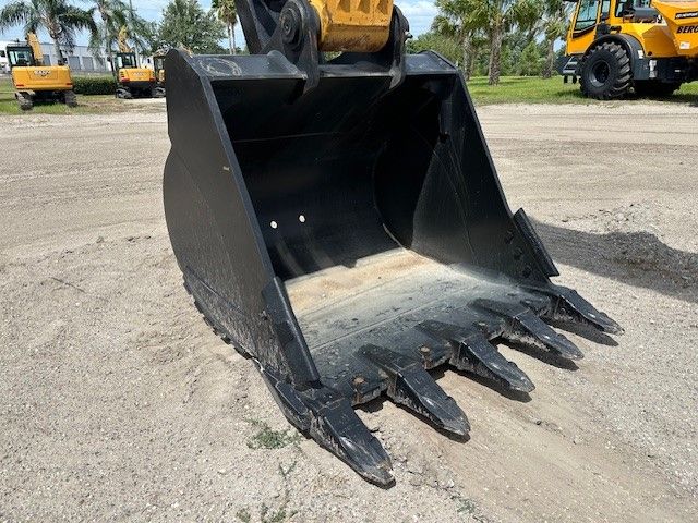 58" BUCKET FOR NEW SY335C Photo 3 Thumbnail