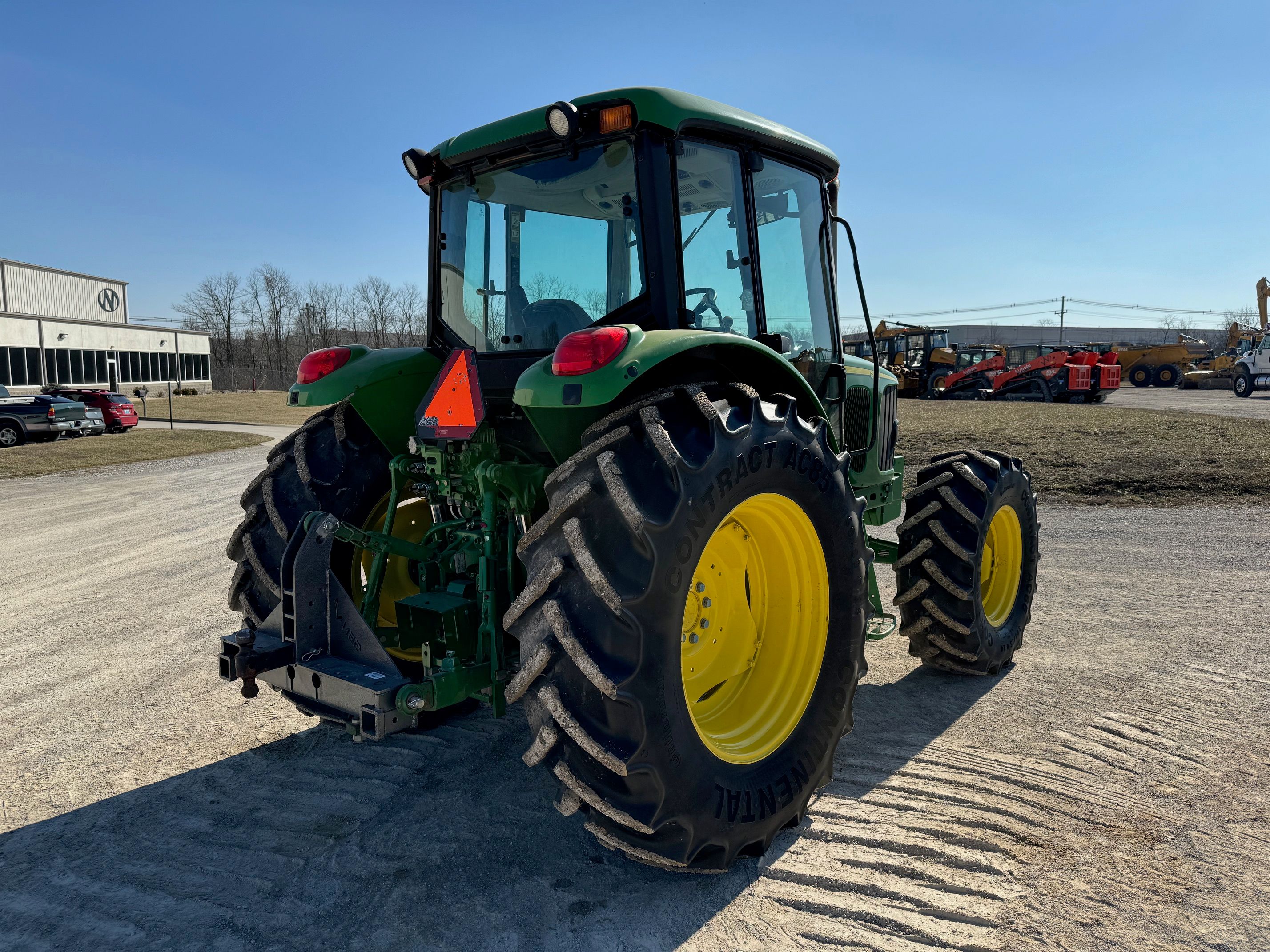  JOHN DEERE 6415 Photo 3 Thumbnail