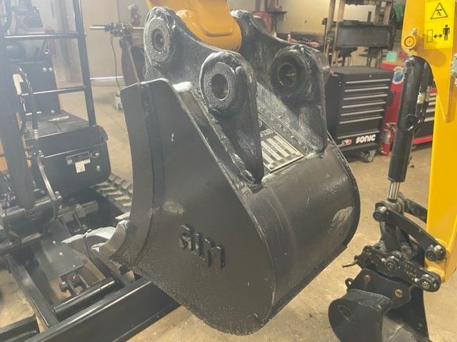 12" BUCKET FOR SY16C Photo 2 Thumbnail