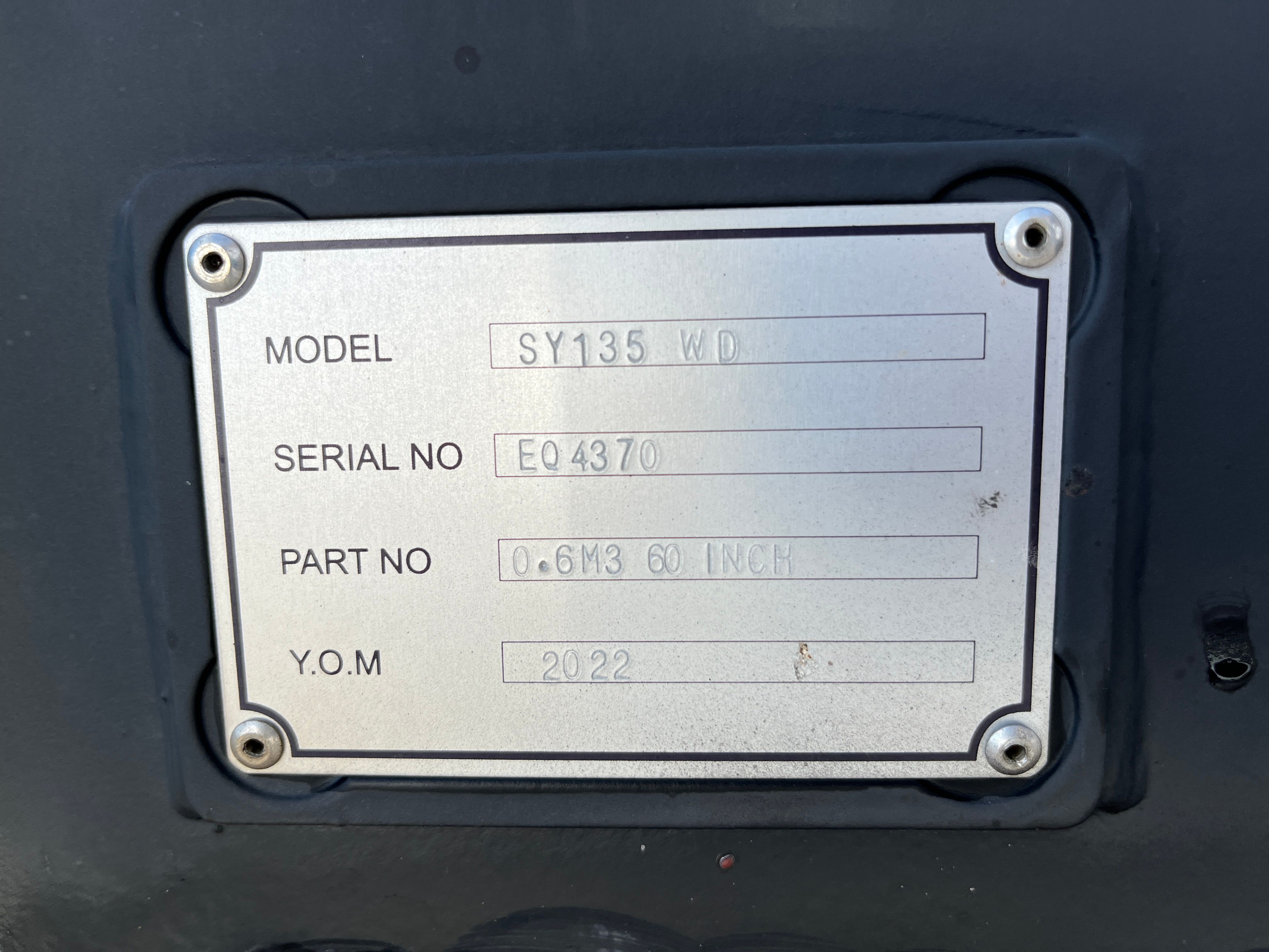 60" DC BUCKET FOR SY135C Photo 5 Thumbnail