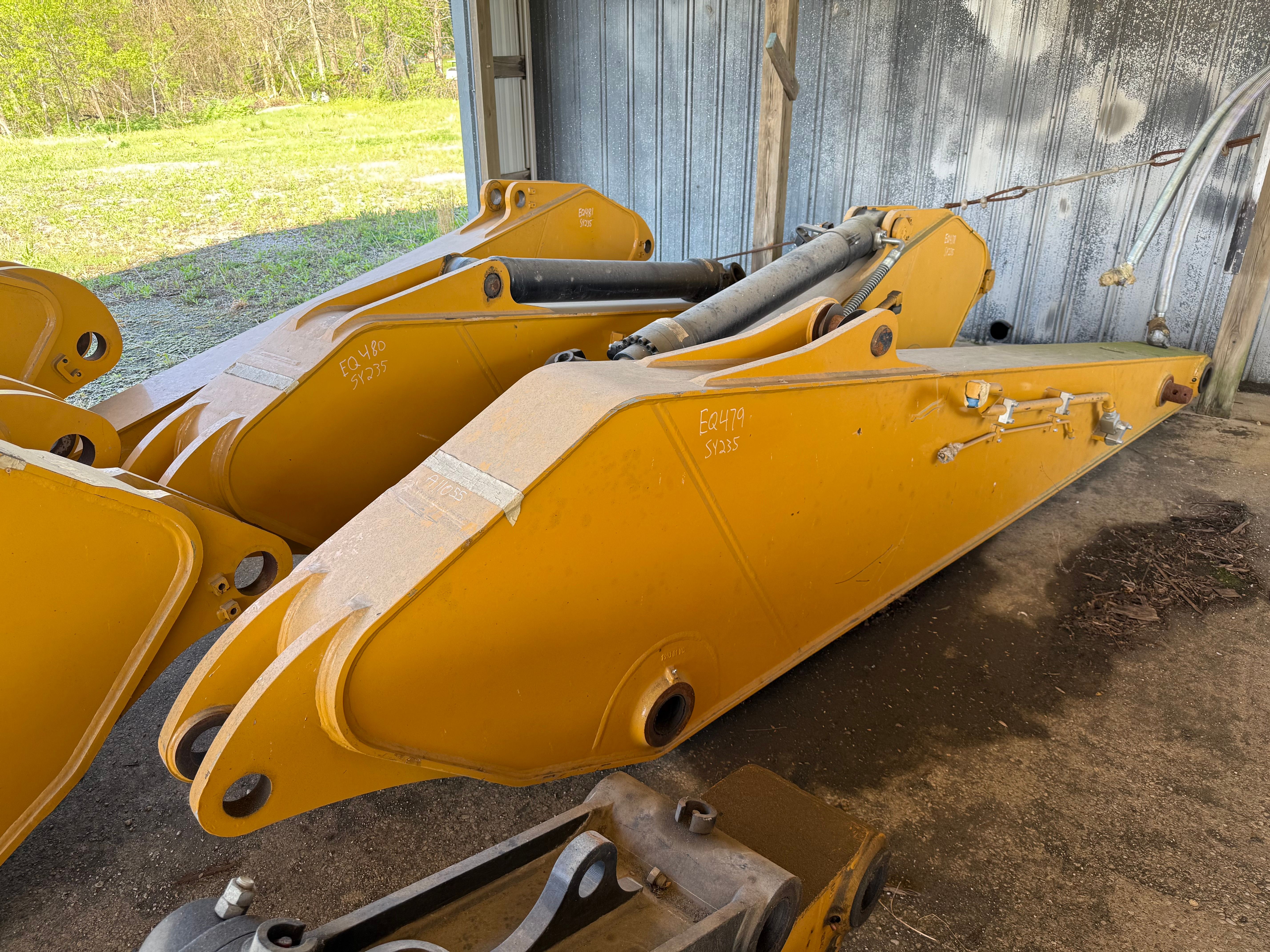 SANY SY235 EXCAVATOR STICK (117") Photo 2 Thumbnail