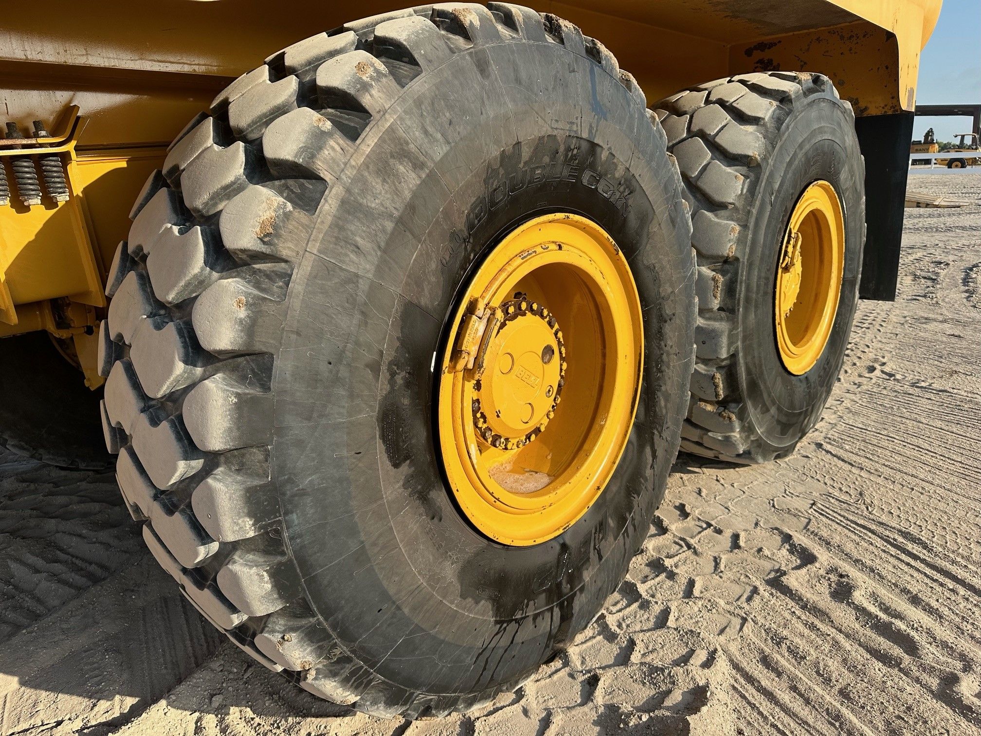 2015 BELL B30E Photo 12 Thumbnail