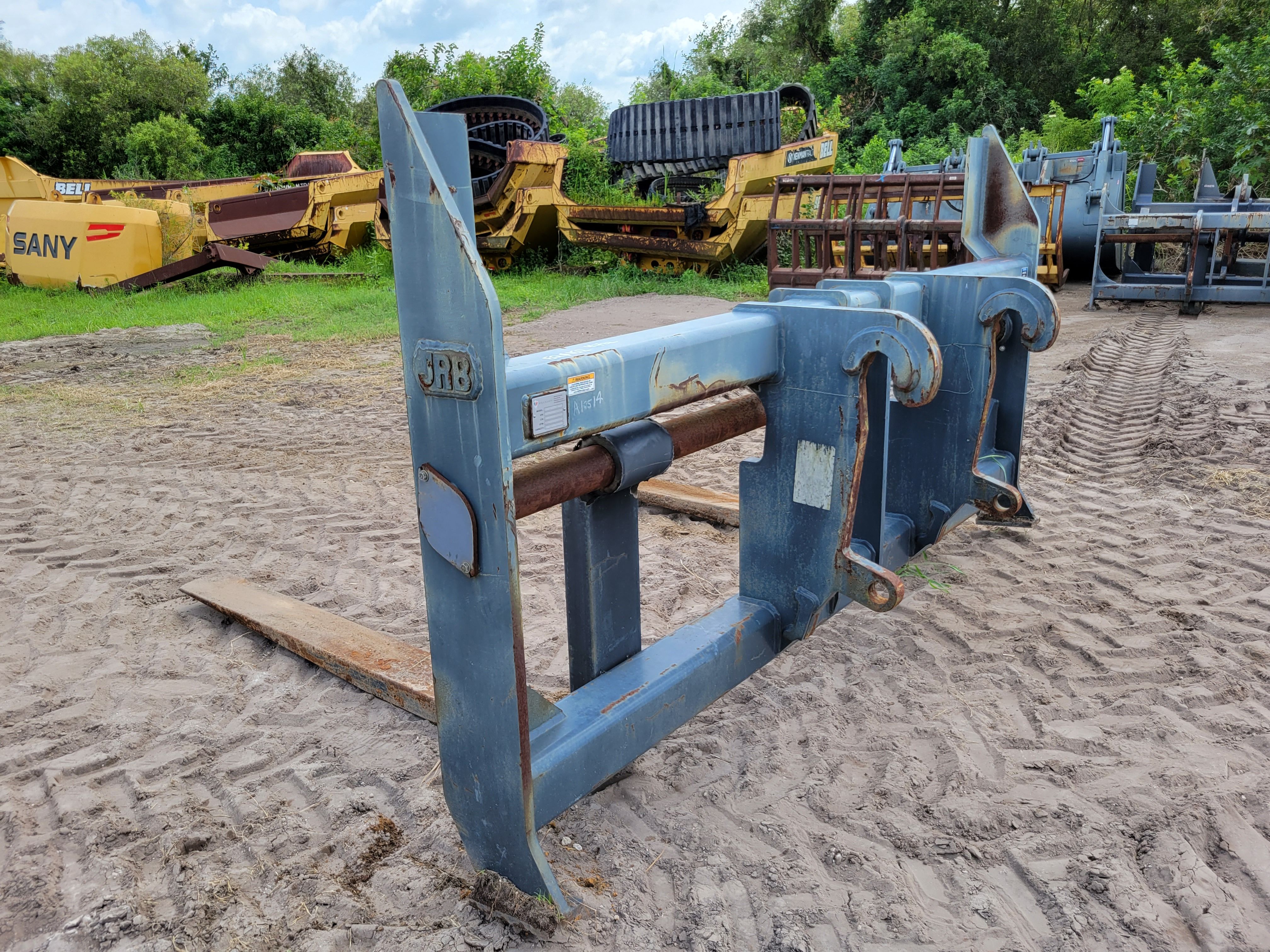 72" JRB Q/C WHEEL LOADER FORKS FOR JOHN DEERE 644K Photo 3 Thumbnail