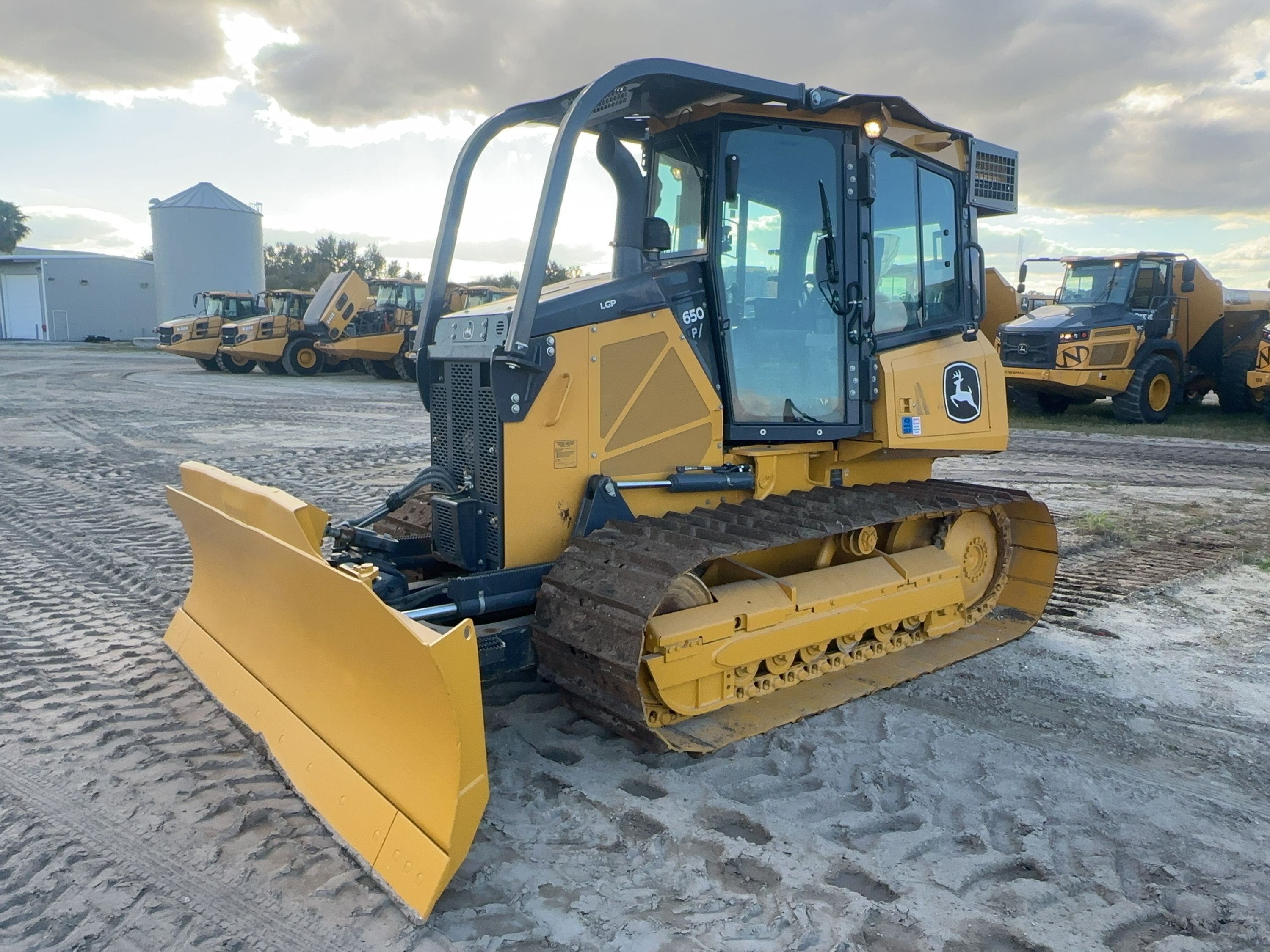 2023 JOHN DEERE 650 P-TIER Photo 7 Thumbnail