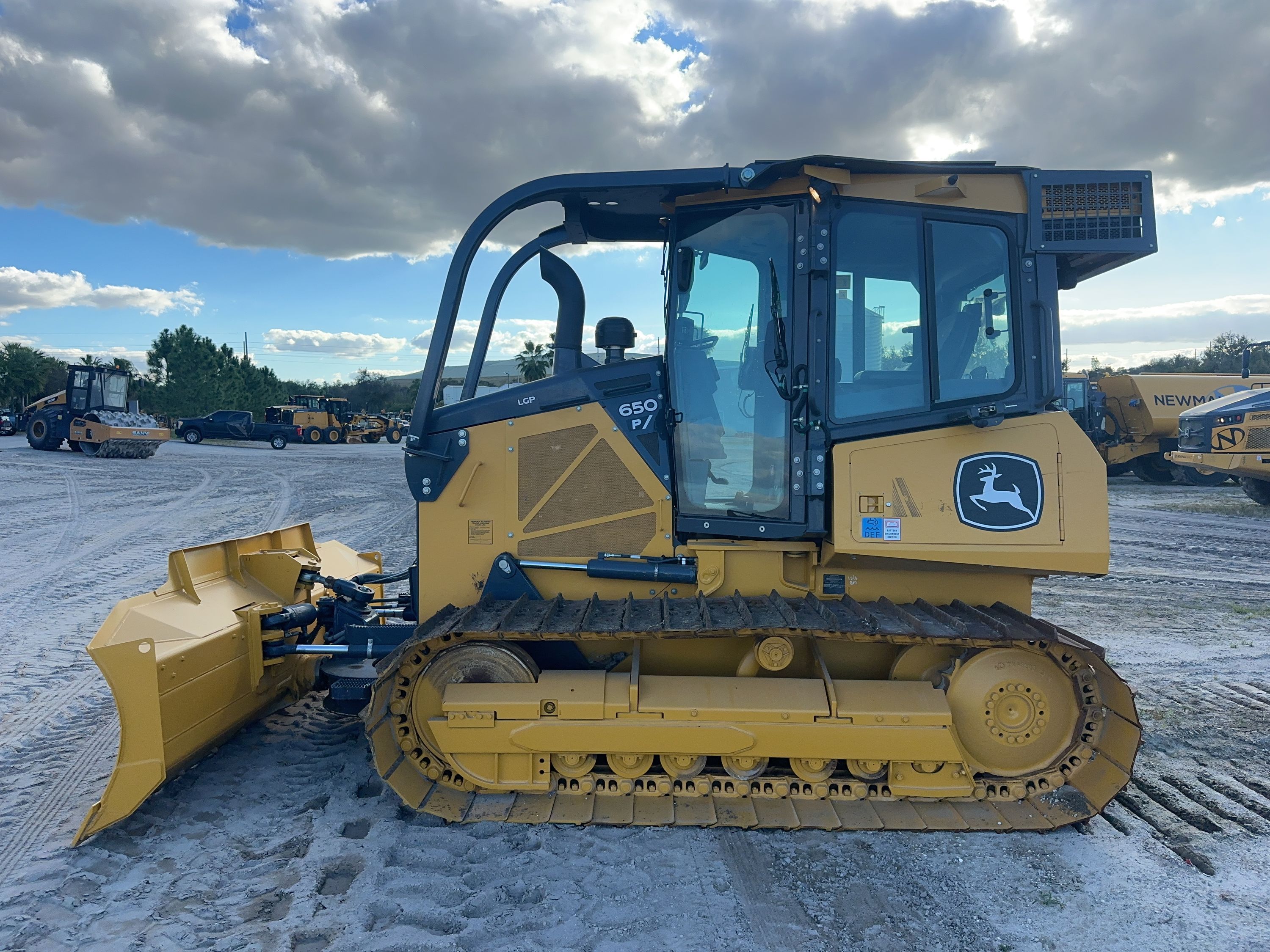 2023 JOHN DEERE 650 P-TIER Photo 6 Thumbnail