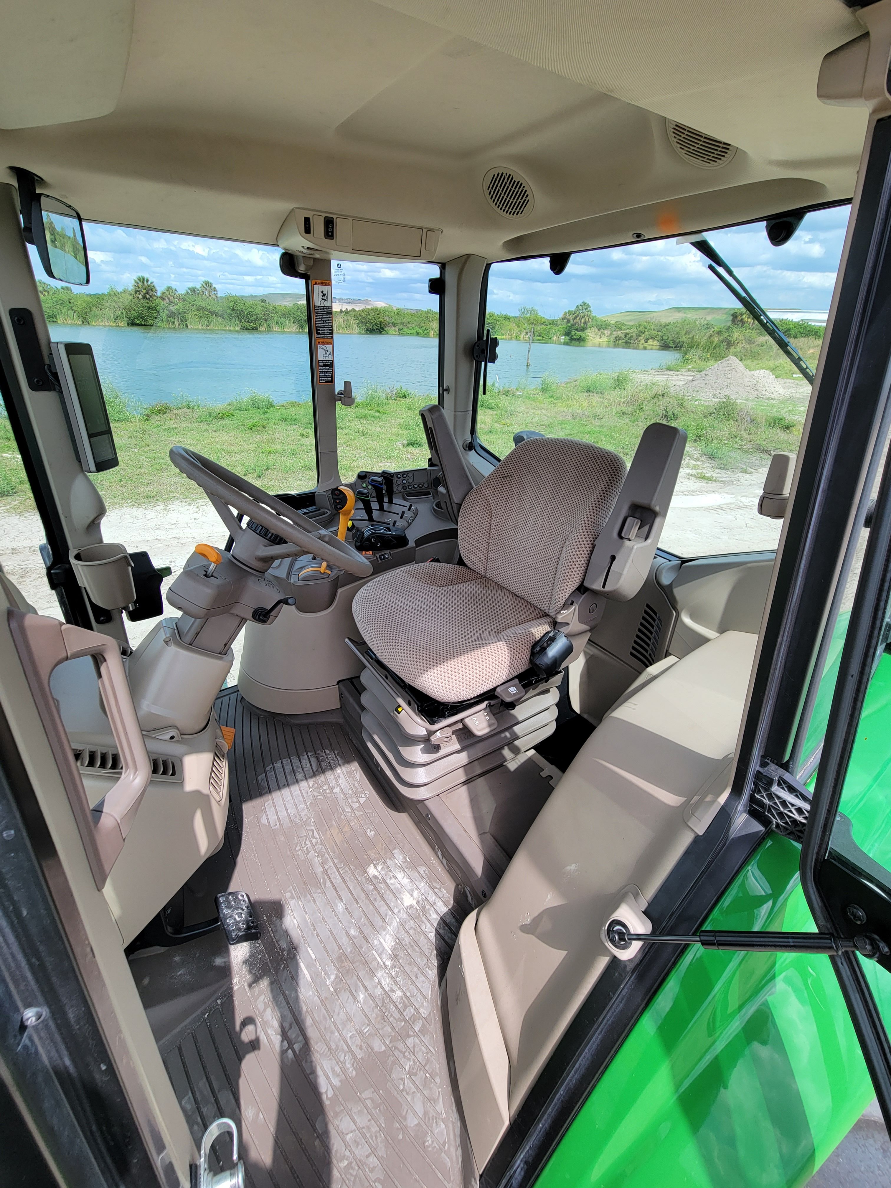 2021 JOHN DEERE 6155M Photo 8 Thumbnail