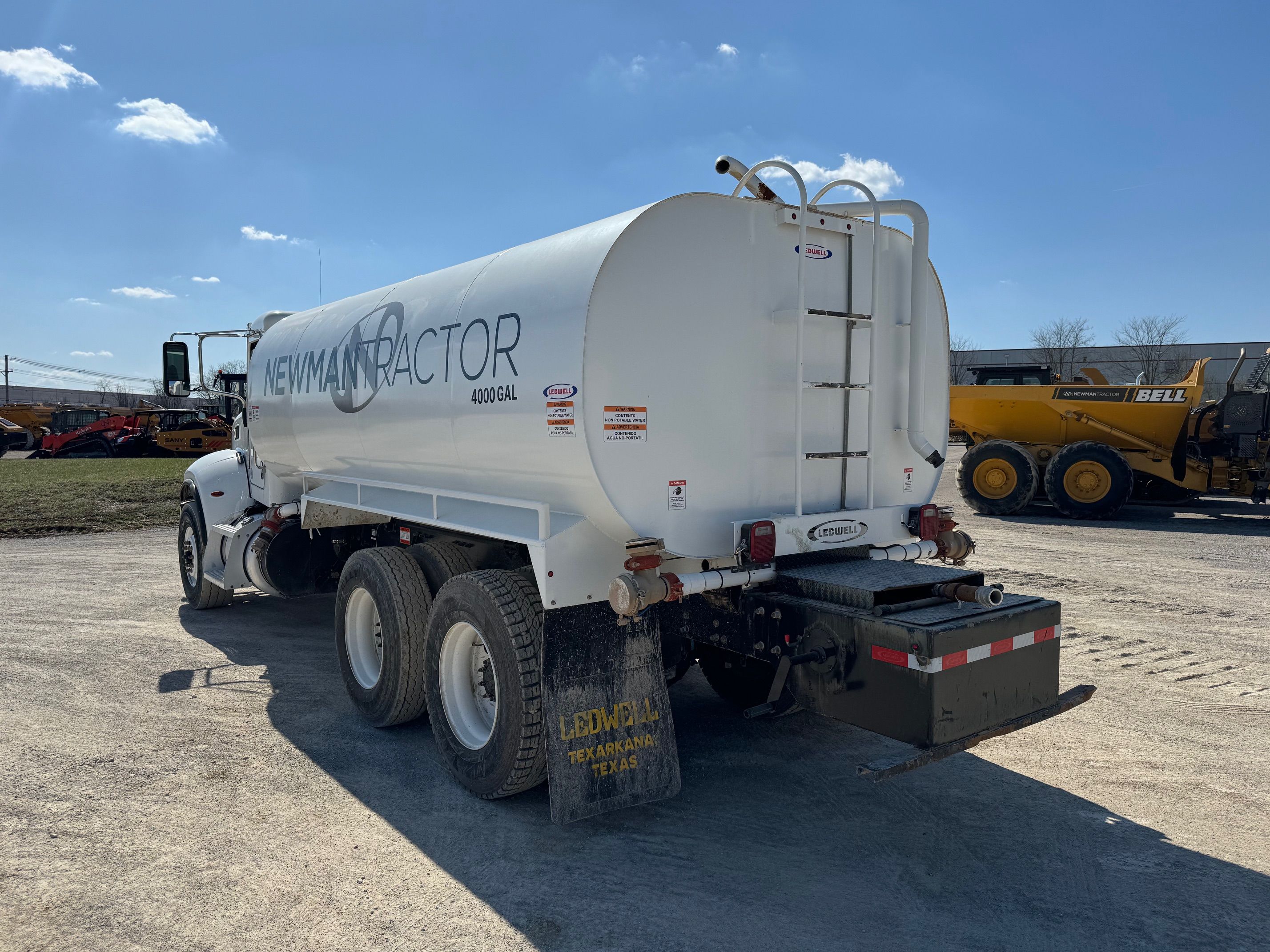 2022 PETERBILT 348 WATER Photo 3 Thumbnail