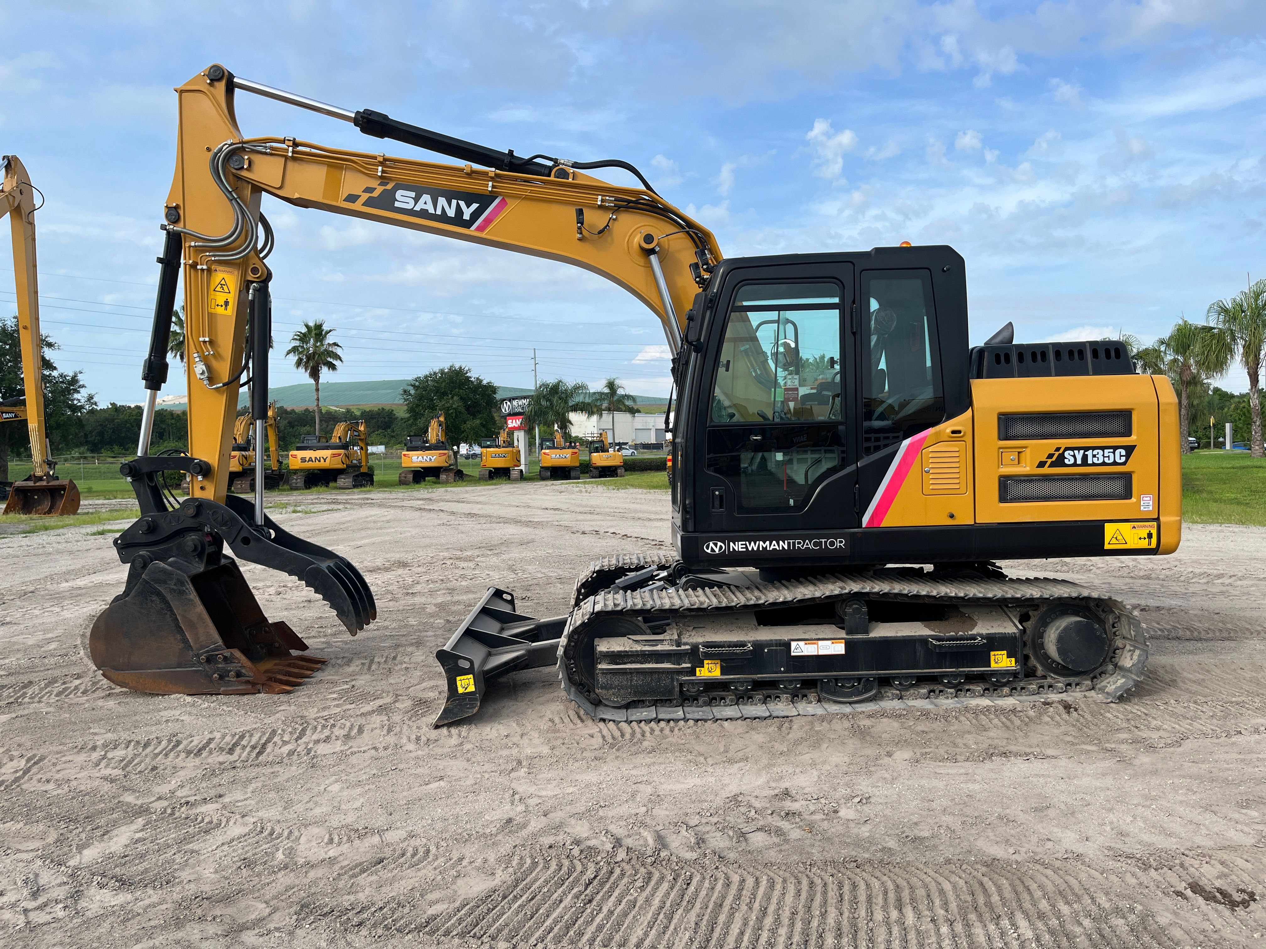 2023 SANY SY135C Photo 2 Thumbnail