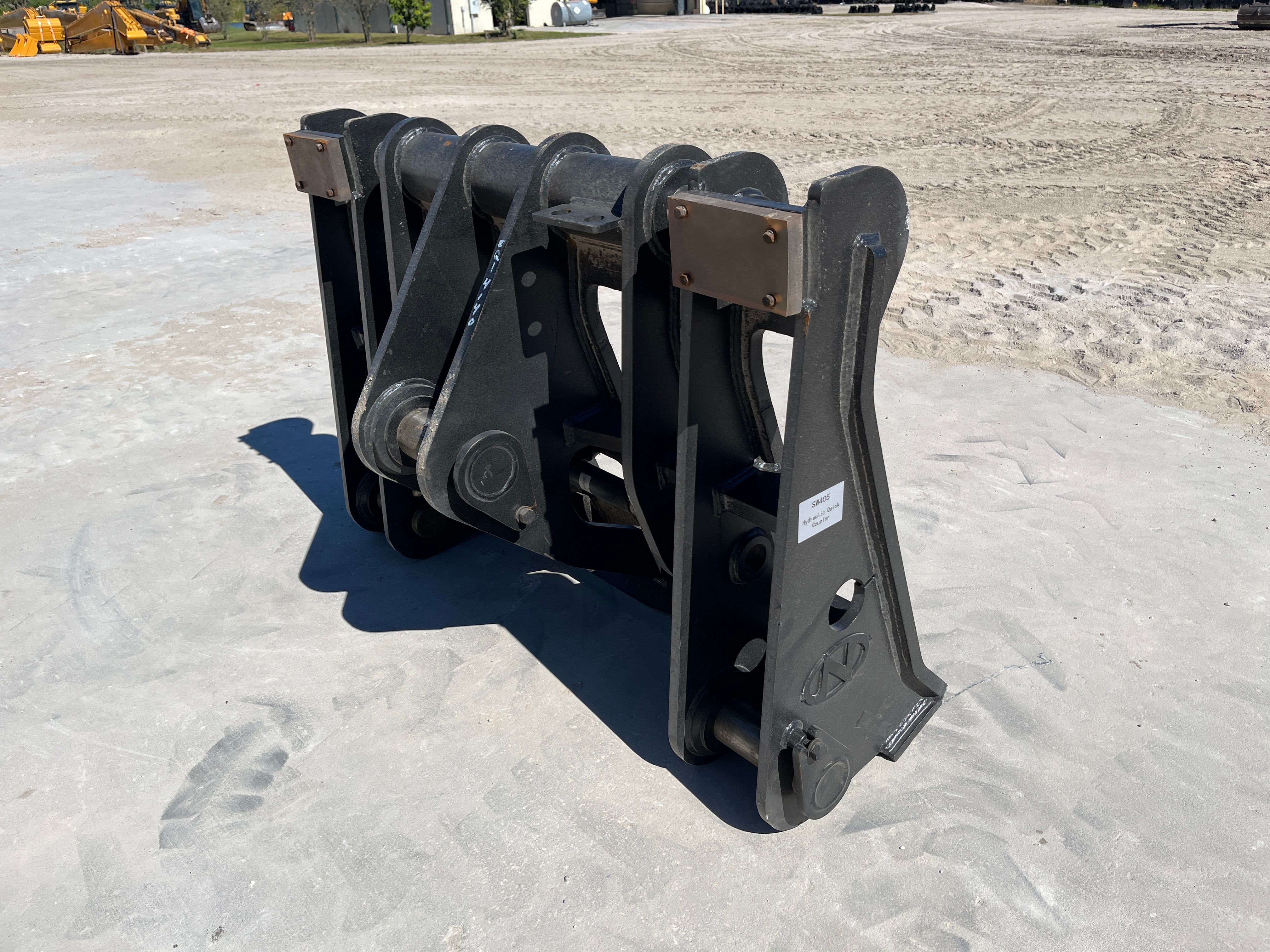 QCH HYDRAULIC QUICK COUPLER FOR SW405K Photo 2 Thumbnail