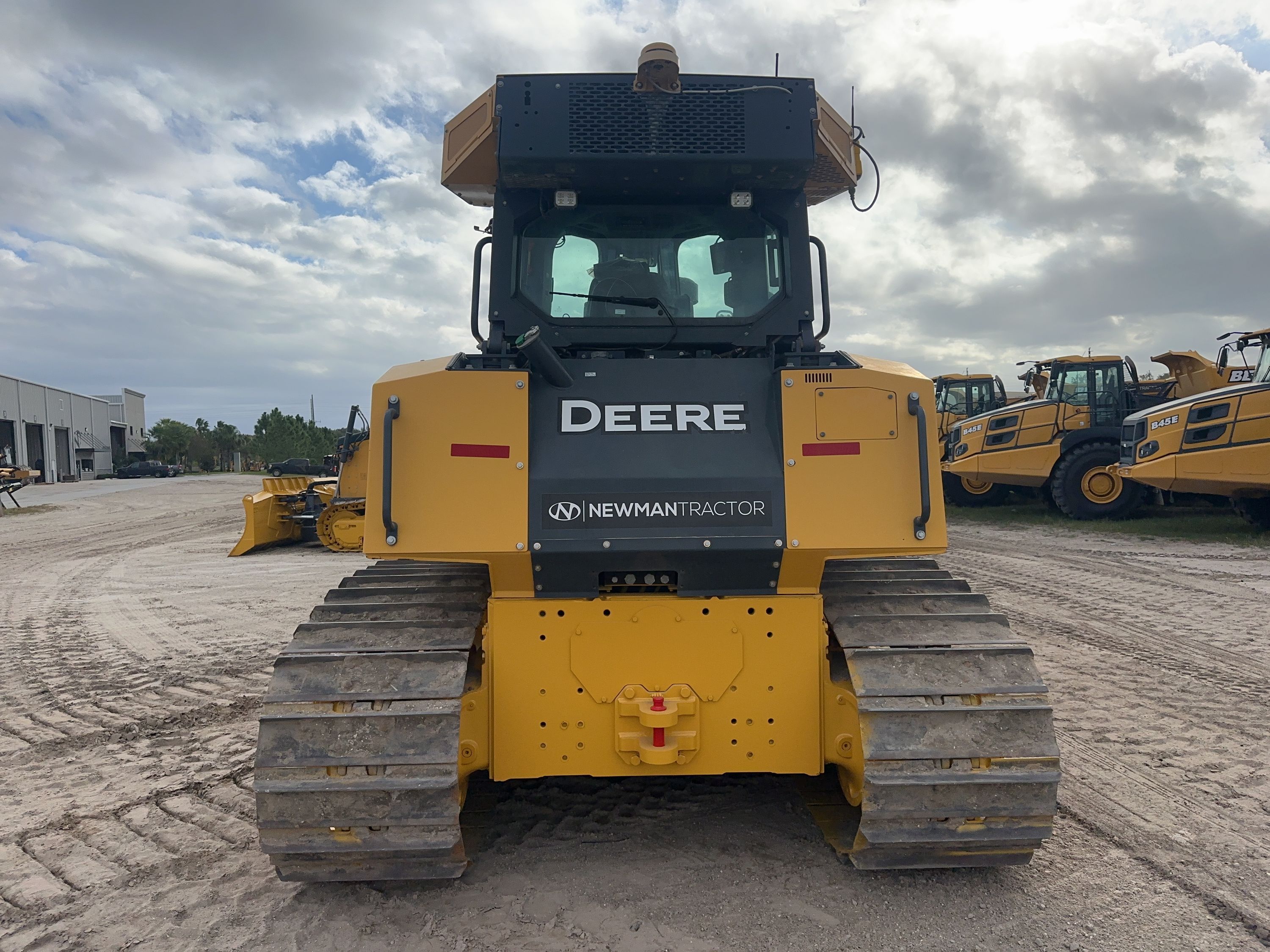 2023 JOHN DEERE 850L WLT Photo 4 Thumbnail