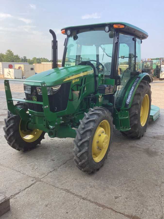 2022 JOHN DEERE 5075E Photo 1