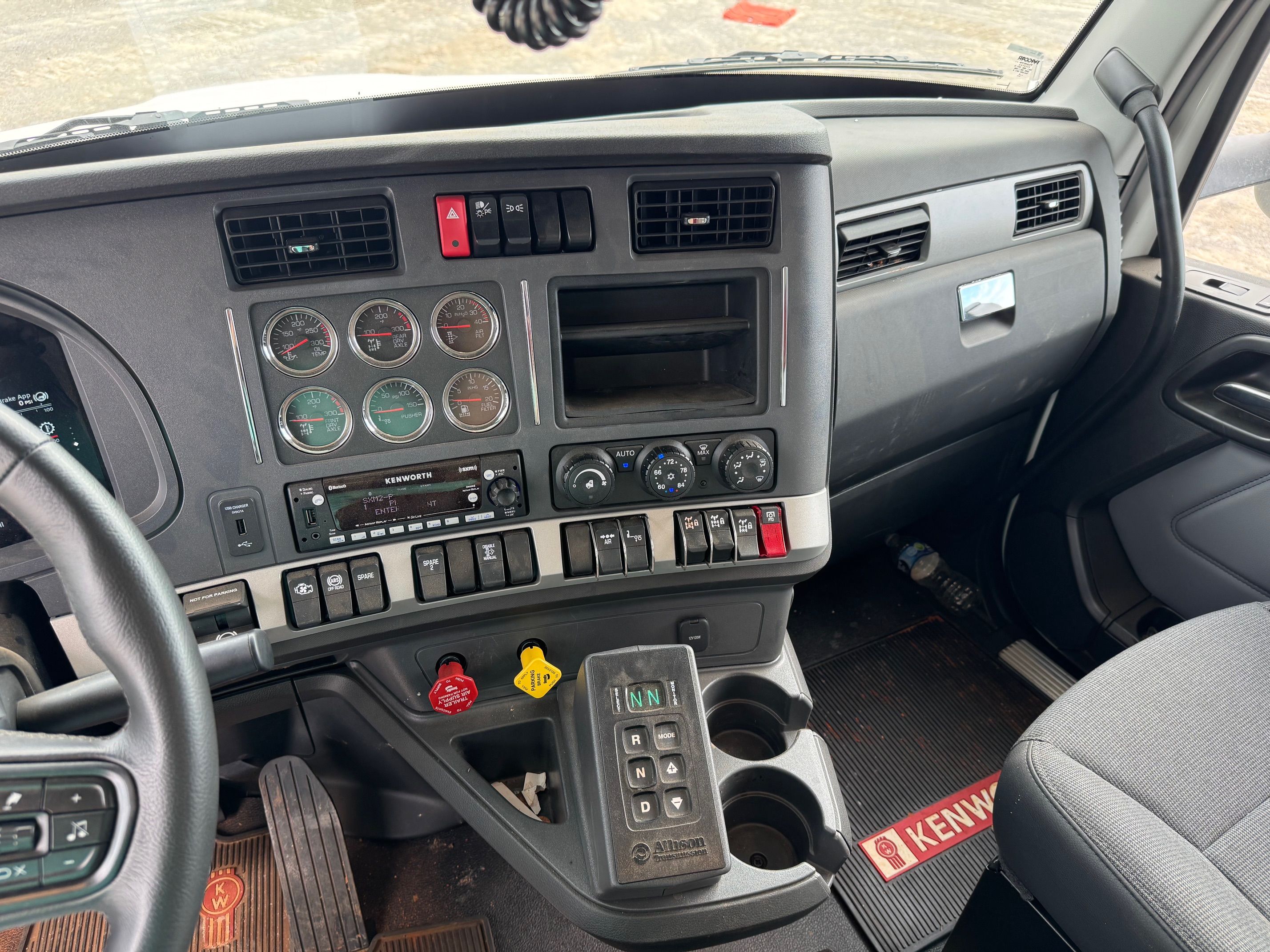 2025 KENWORTH T880 DUMP Photo 7 Thumbnail