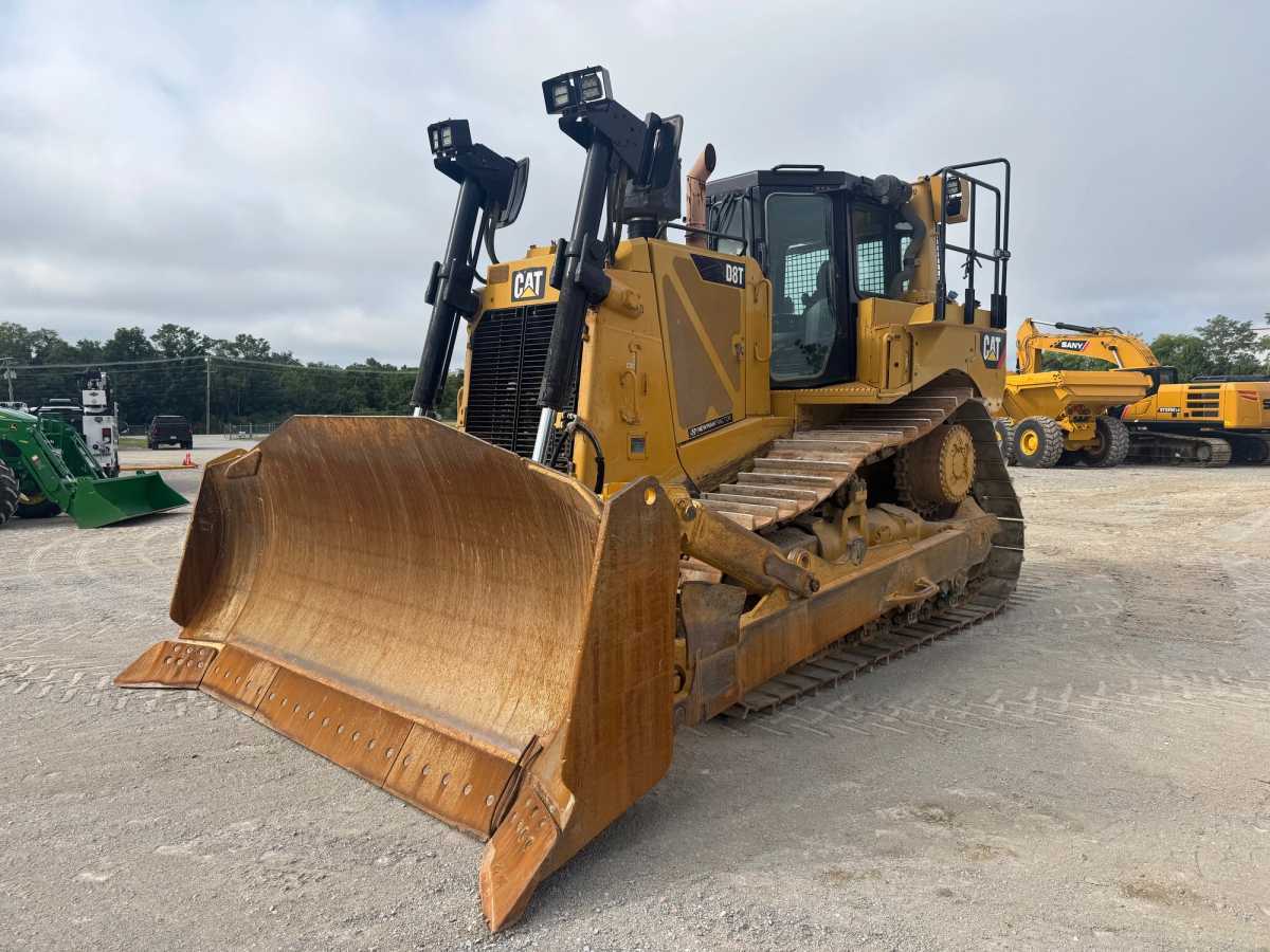 2017 CAT D8T Photo 1