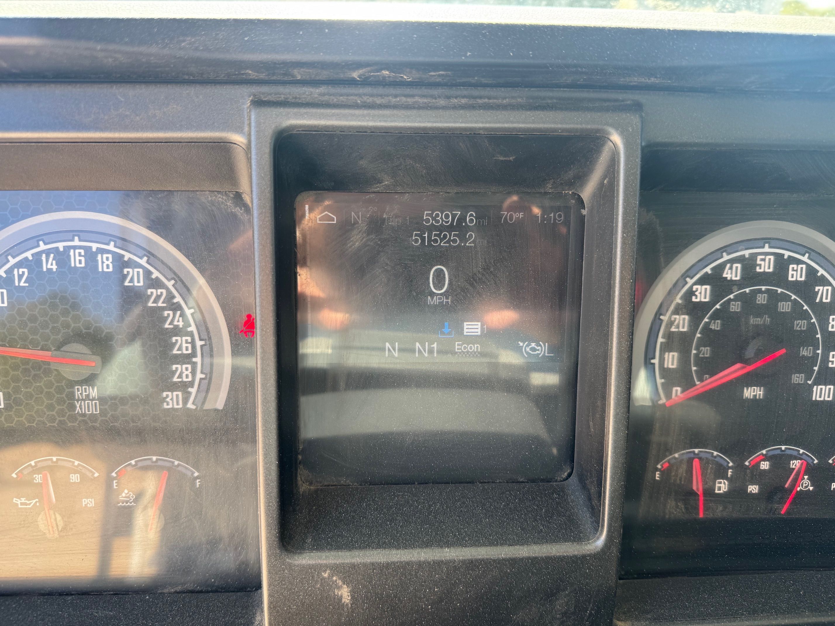 2024 MACK GR64F Photo 7 Thumbnail