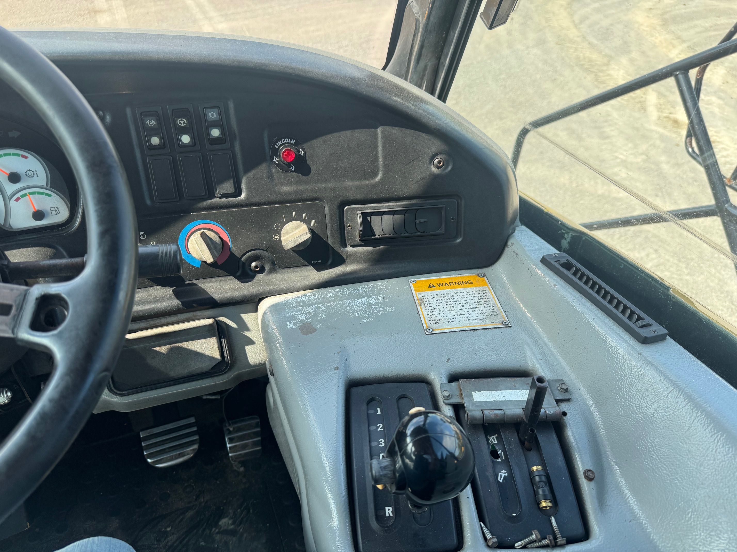 2004 CAT 735 Photo 13 Thumbnail