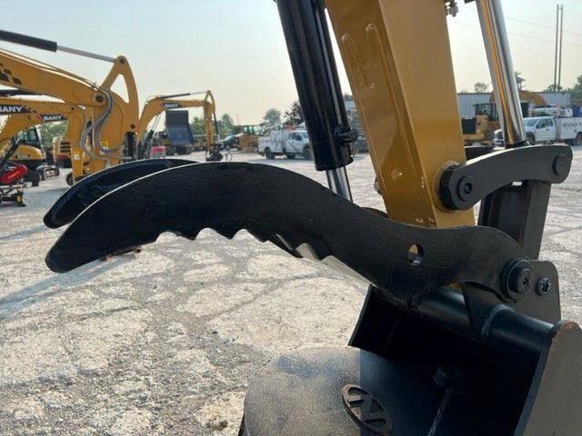 THUMB FOR SY60C (NO QUICK COUPLER) Photo 4 Thumbnail