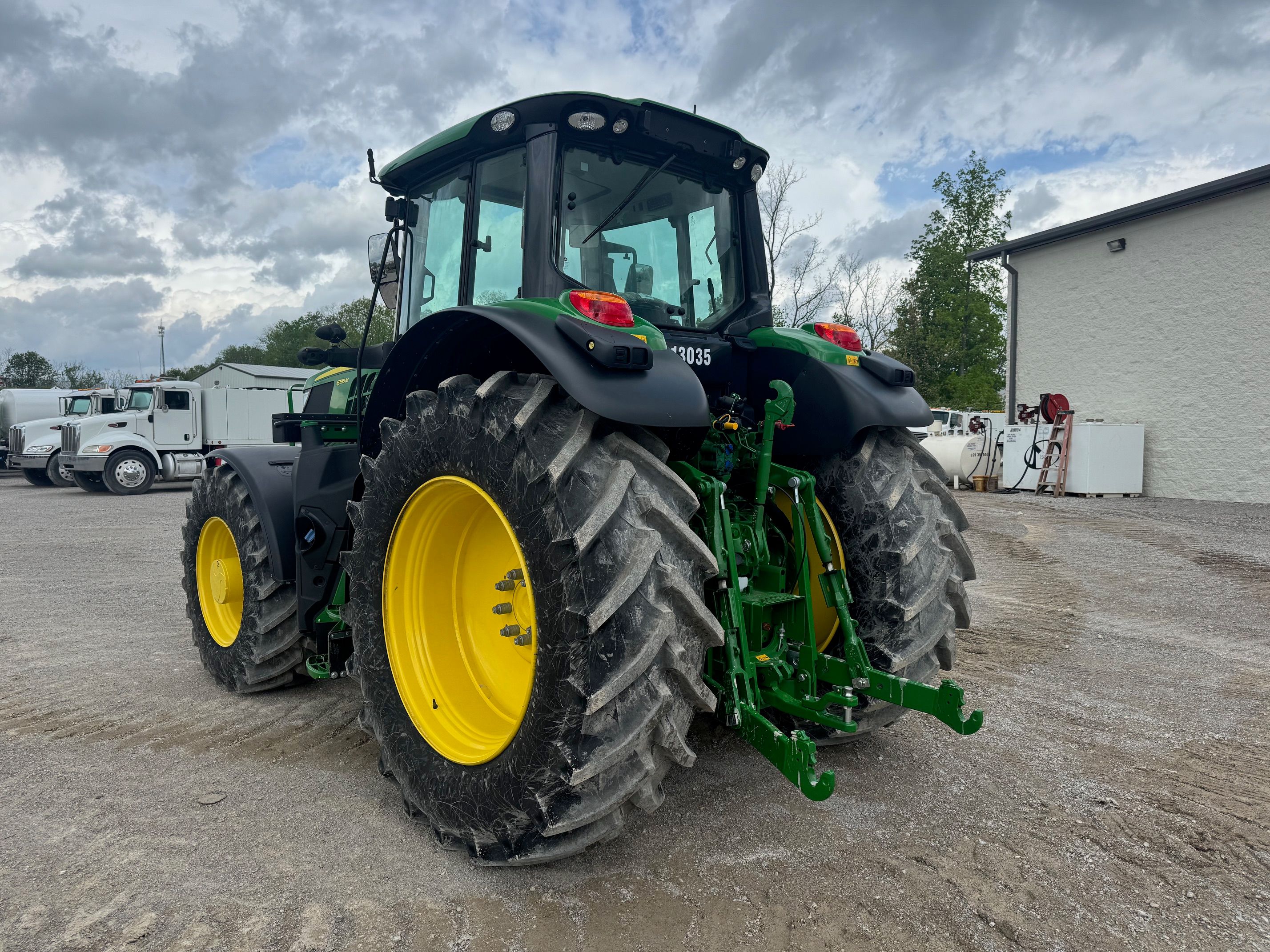 2023 JOHN DEERE 6195M Photo 2 Thumbnail