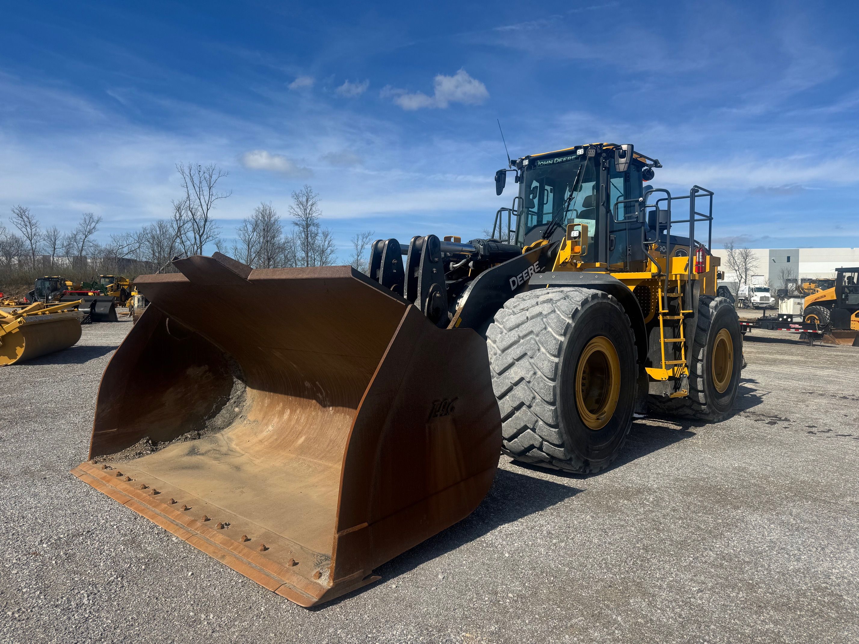 2023 JOHN DEERE 904 P-TIER Photo 1
