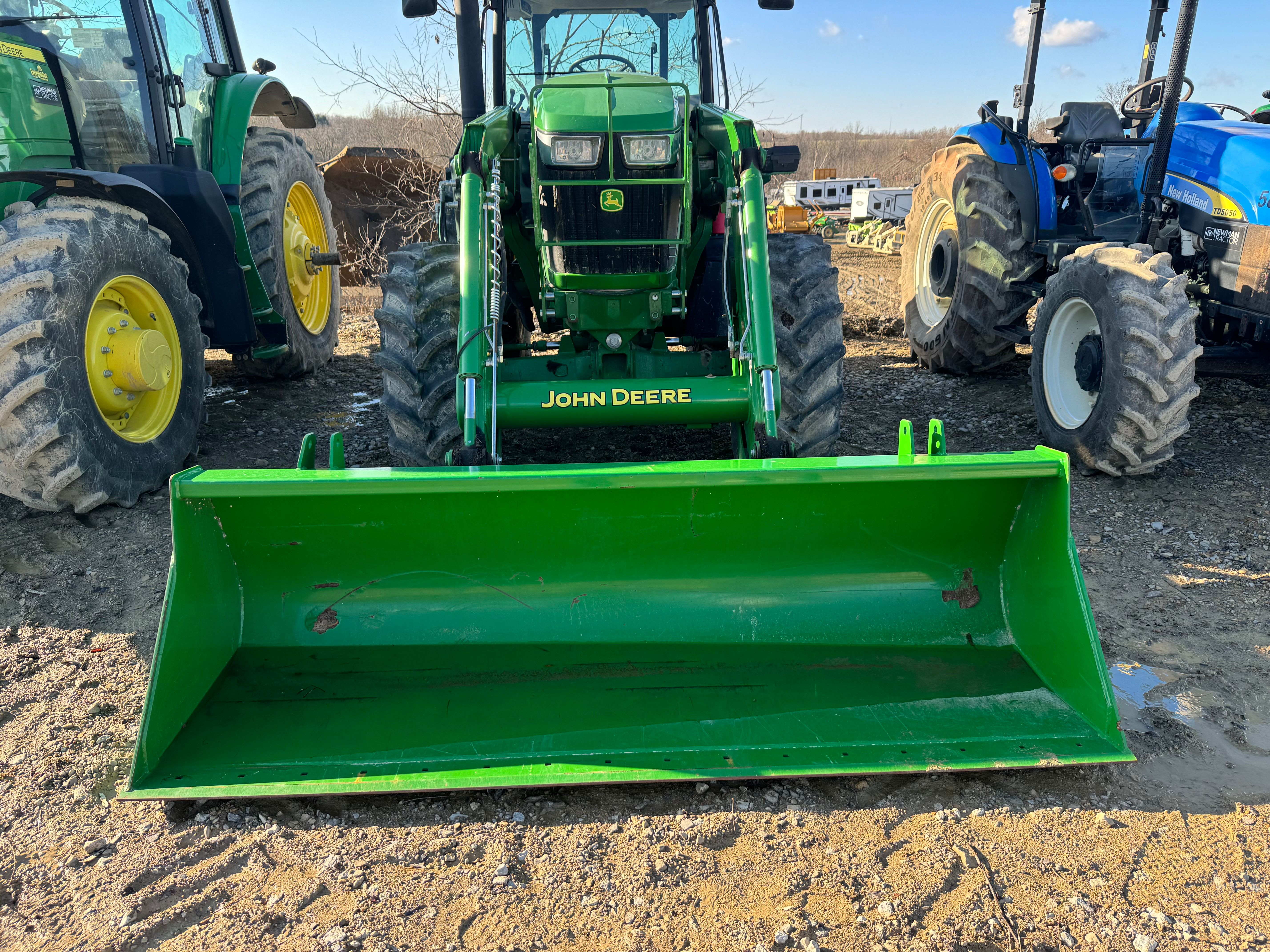 H-310 LOADER FOR JOHN DEERE  6135 Photo 1 Thumbnail